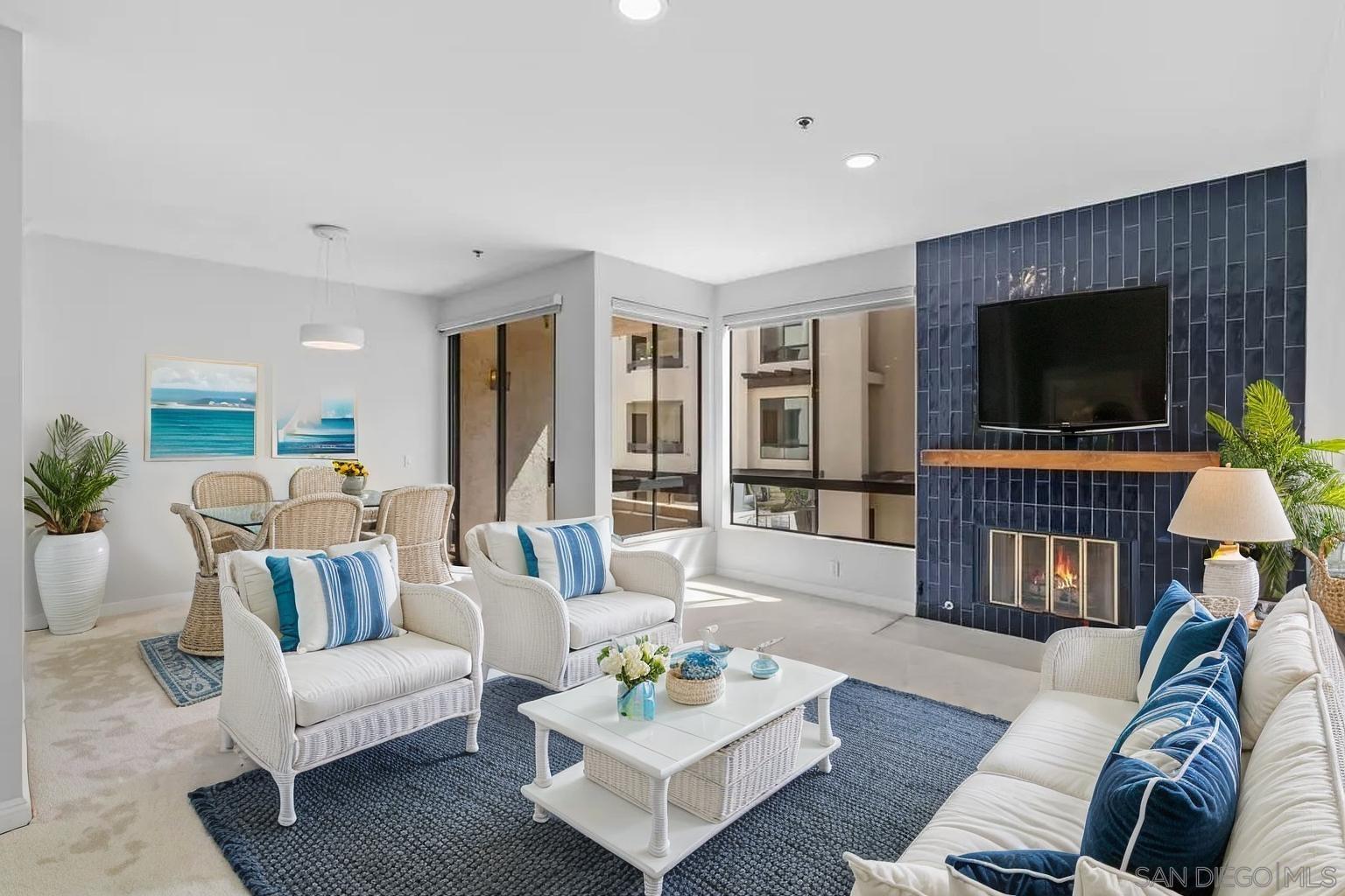 Detail Gallery Image 4 of 44 For 5845  Friars Rd  #1201,  San Diego,  CA 92110 - 3 Beds | 2 Baths