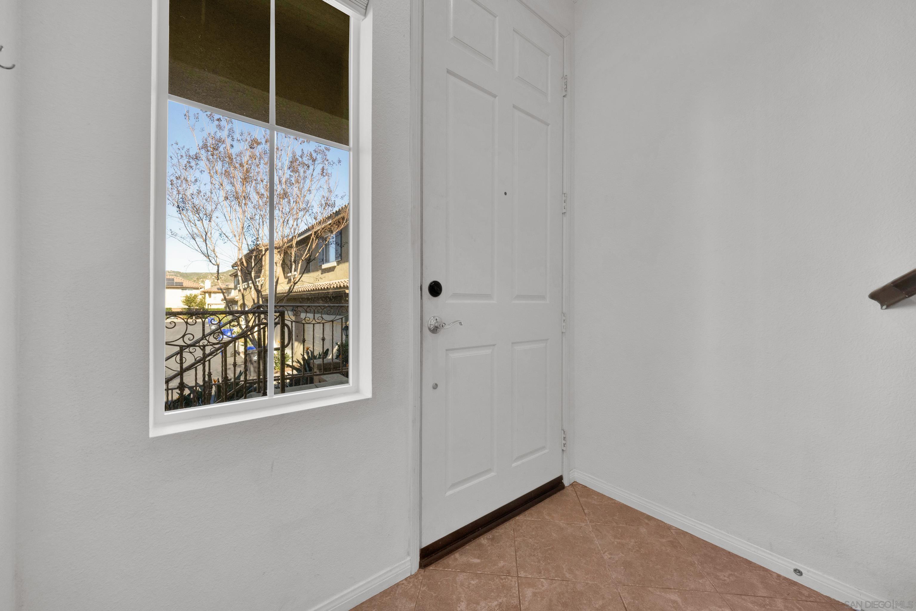 Detail Gallery Image 11 of 61 For 10413  Shelborne St  #45,  San Diego,  CA 92127 - 3 Beds | 2/1 Baths