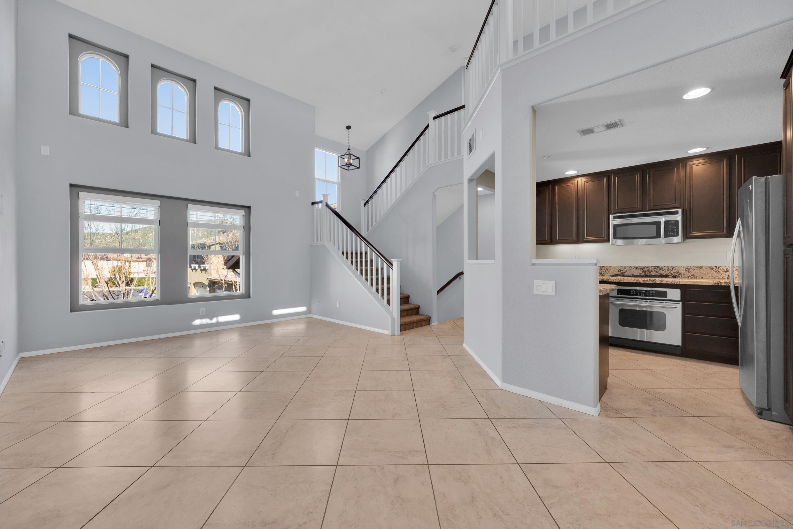 Detail Gallery Image 4 of 61 For 10413  Shelborne St  #45,  San Diego,  CA 92127 - 3 Beds | 2/1 Baths