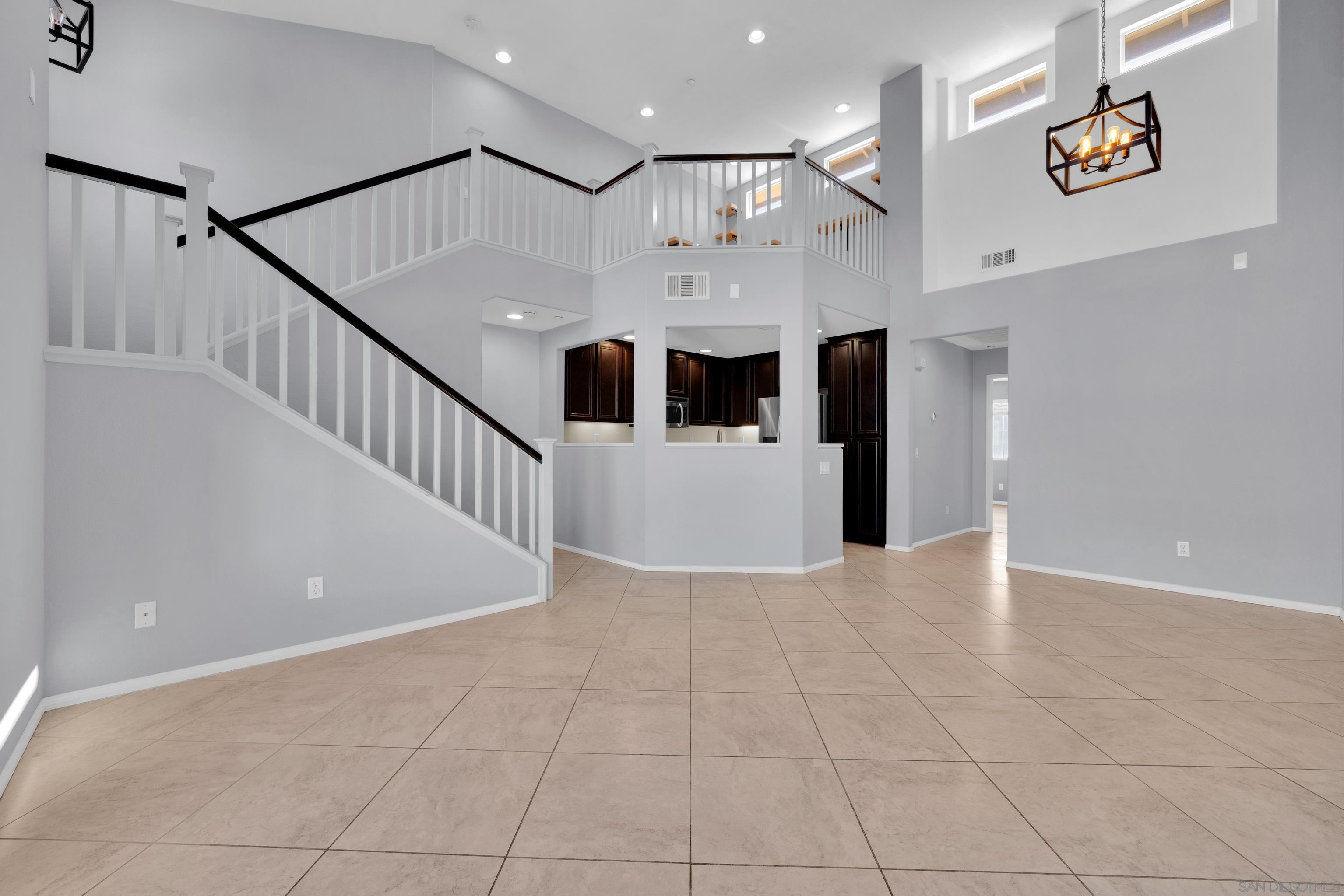 Detail Gallery Image 6 of 61 For 10413  Shelborne St  #45,  San Diego,  CA 92127 - 3 Beds | 2/1 Baths