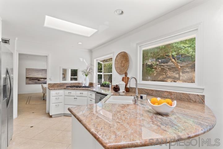 Detail Gallery Image 11 of 30 For 13311  Fallen Leaf Road, Poway,  CA 92064 - 4 Beds | 3 Baths