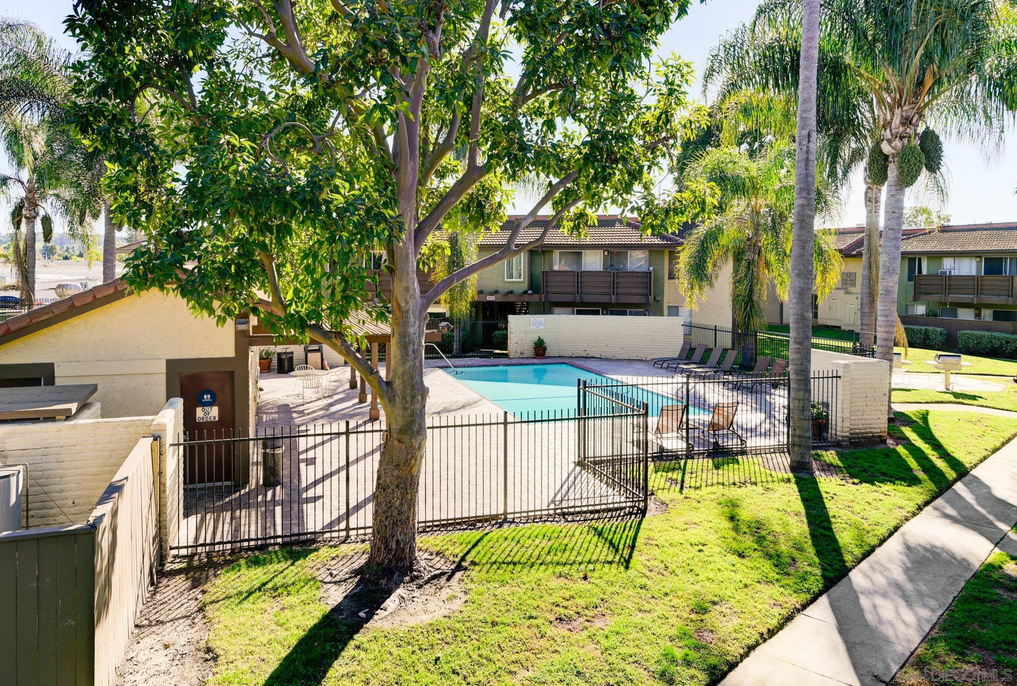 Detail Gallery Image 16 of 25 For 615  Fredricks Ave  #122,  Oceanside,  CA 92058 - 3 Beds | 1/1 Baths