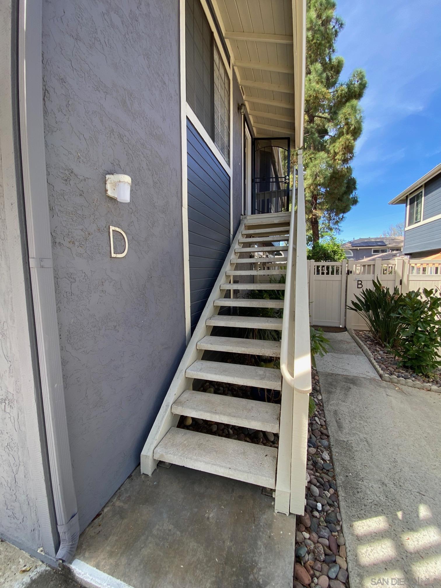 Detail Gallery Image 2 of 21 For 8834  Tamberly Ln  D, Santee,  CA 92071 - 2 Beds | 2 Baths