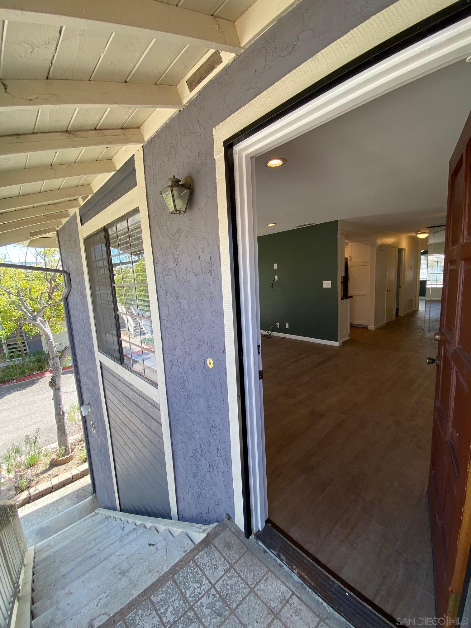 Detail Gallery Image 3 of 21 For 8834  Tamberly Ln  D, Santee,  CA 92071 - 2 Beds | 2 Baths