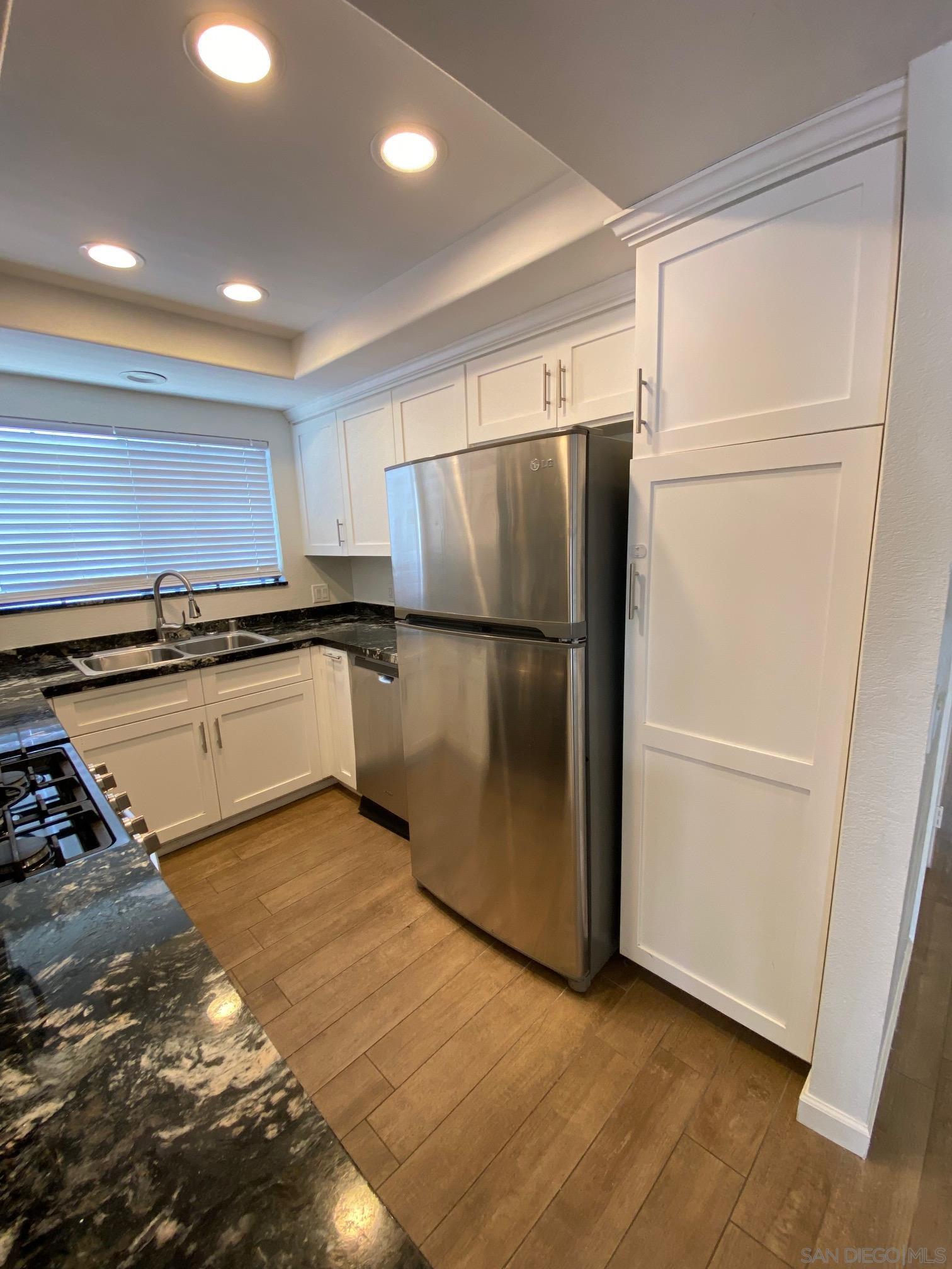 Detail Gallery Image 8 of 21 For 8834  Tamberly Ln  D, Santee,  CA 92071 - 2 Beds | 2 Baths