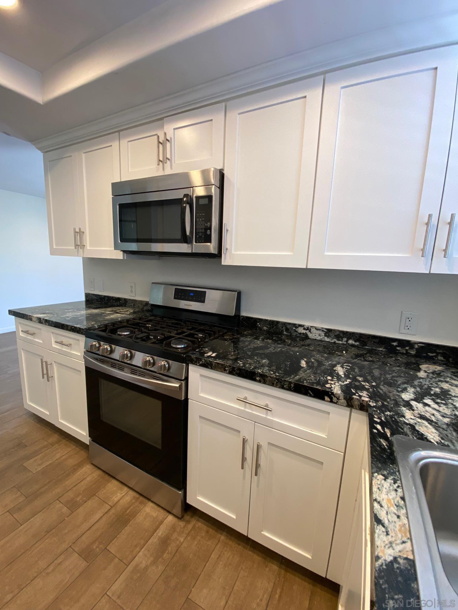 Detail Gallery Image 9 of 21 For 8834  Tamberly Ln  D, Santee,  CA 92071 - 2 Beds | 2 Baths