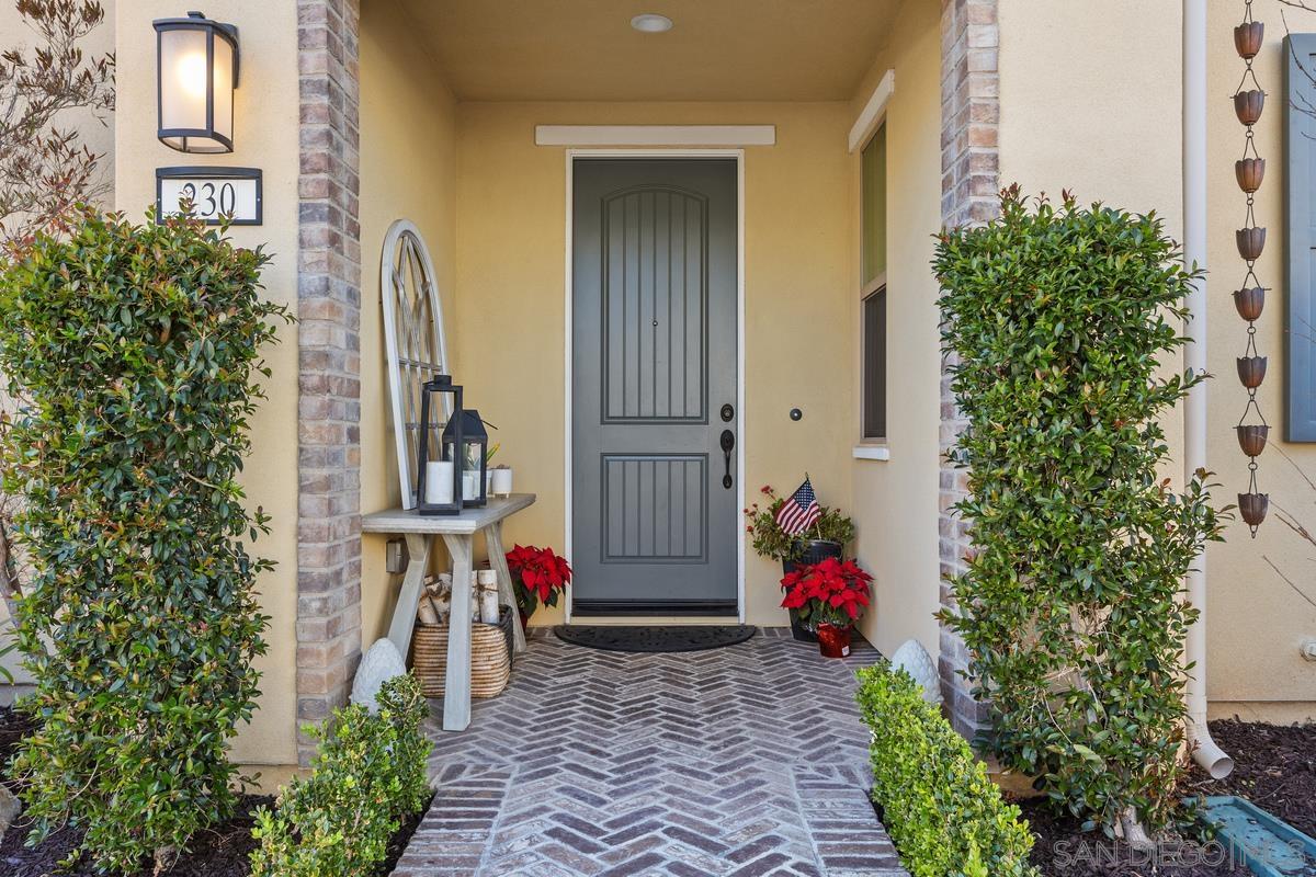 Detail Gallery Image 2 of 55 For 230 Reserve  Court, San Marcos,  CA 92078 - 5 Beds | 3 Baths