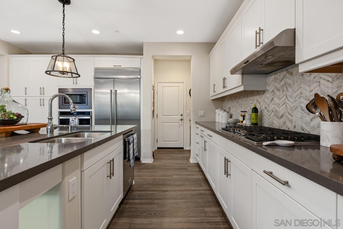 Detail Gallery Image 13 of 55 For 230 Reserve  Court, San Marcos,  CA 92078 - 5 Beds | 3 Baths