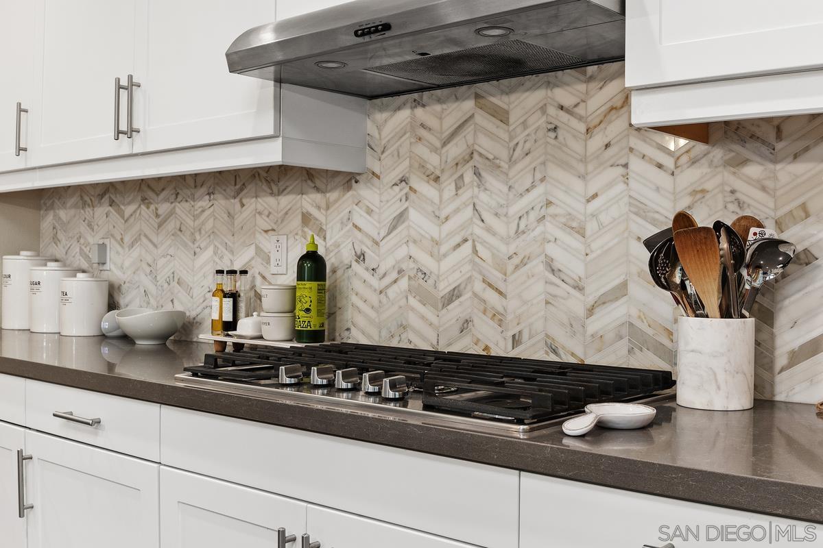 Detail Gallery Image 14 of 55 For 230 Reserve  Court, San Marcos,  CA 92078 - 5 Beds | 3 Baths