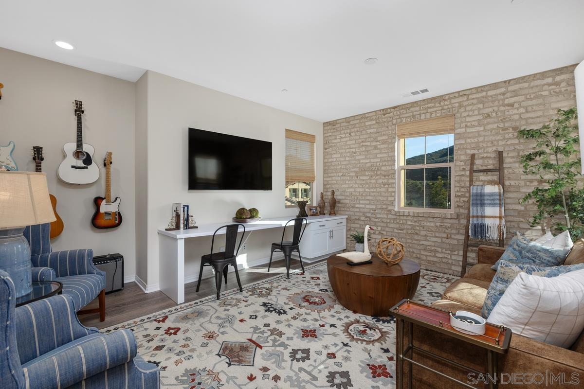 Detail Gallery Image 32 of 55 For 230 Reserve  Court, San Marcos,  CA 92078 - 5 Beds | 3 Baths