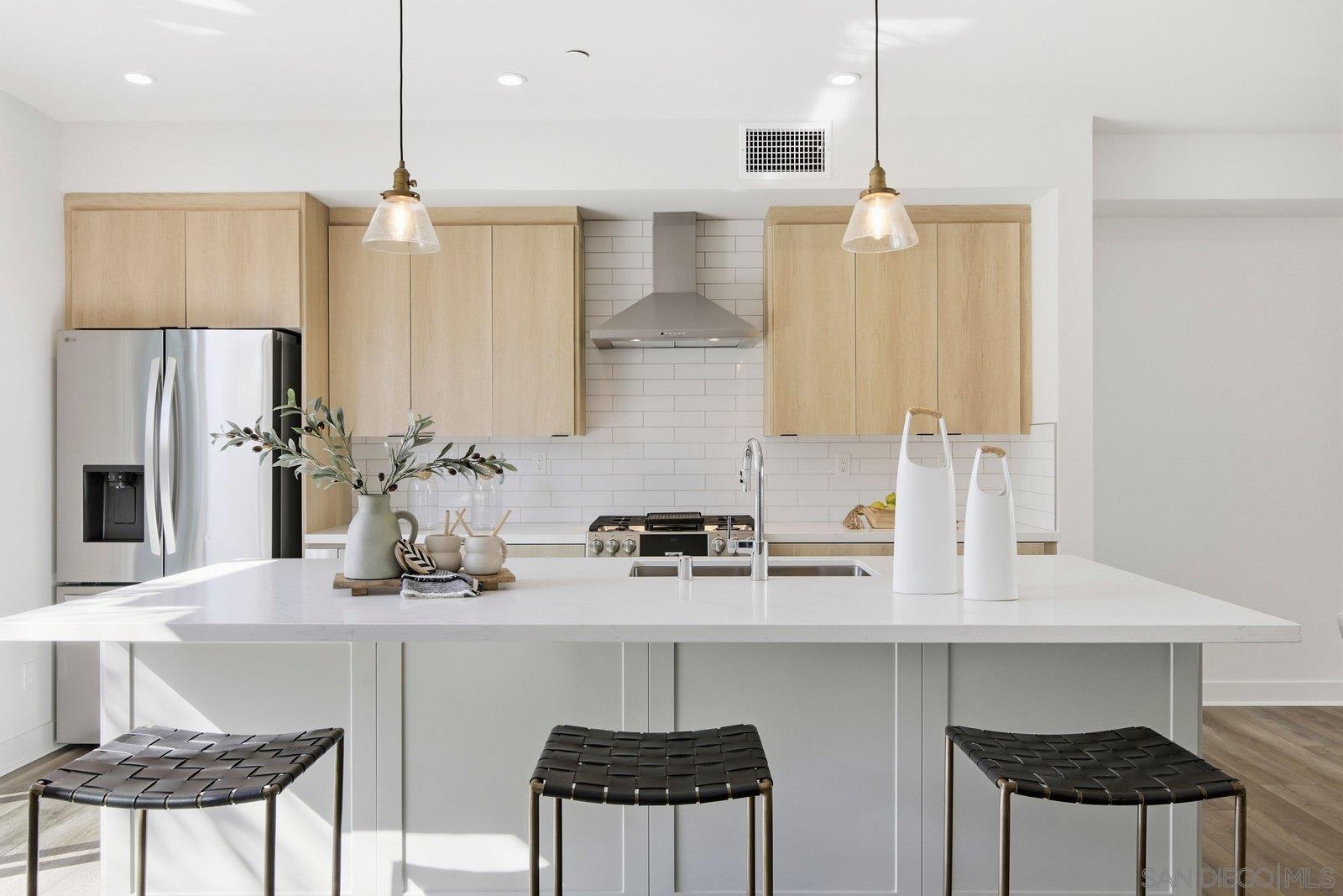 Front Image Thumbnail for SD260001440