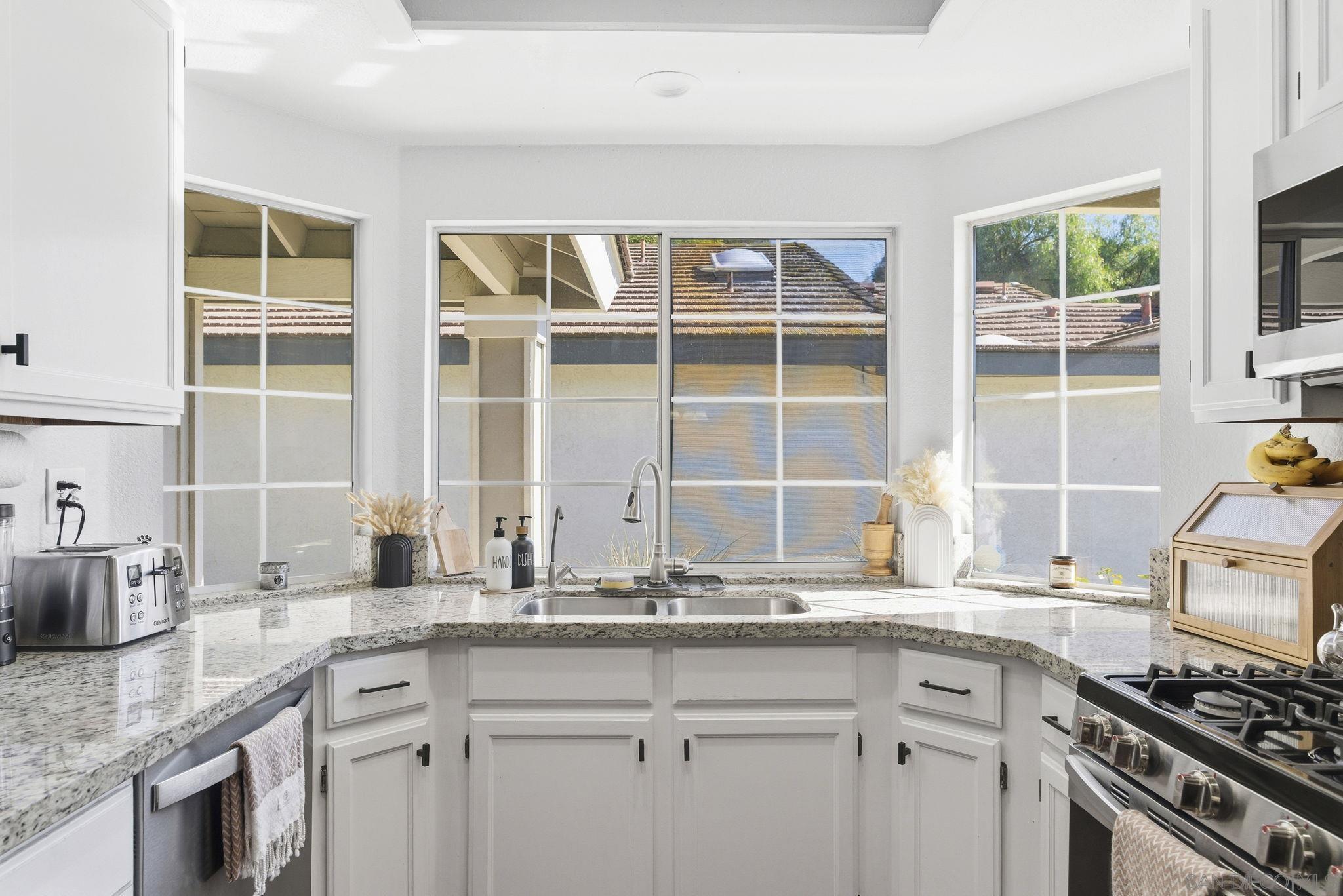 Detail Gallery Image 15 of 40 For 42040  Teatree Ct, Temecula,  CA 92591 - 4 Beds | 2 Baths