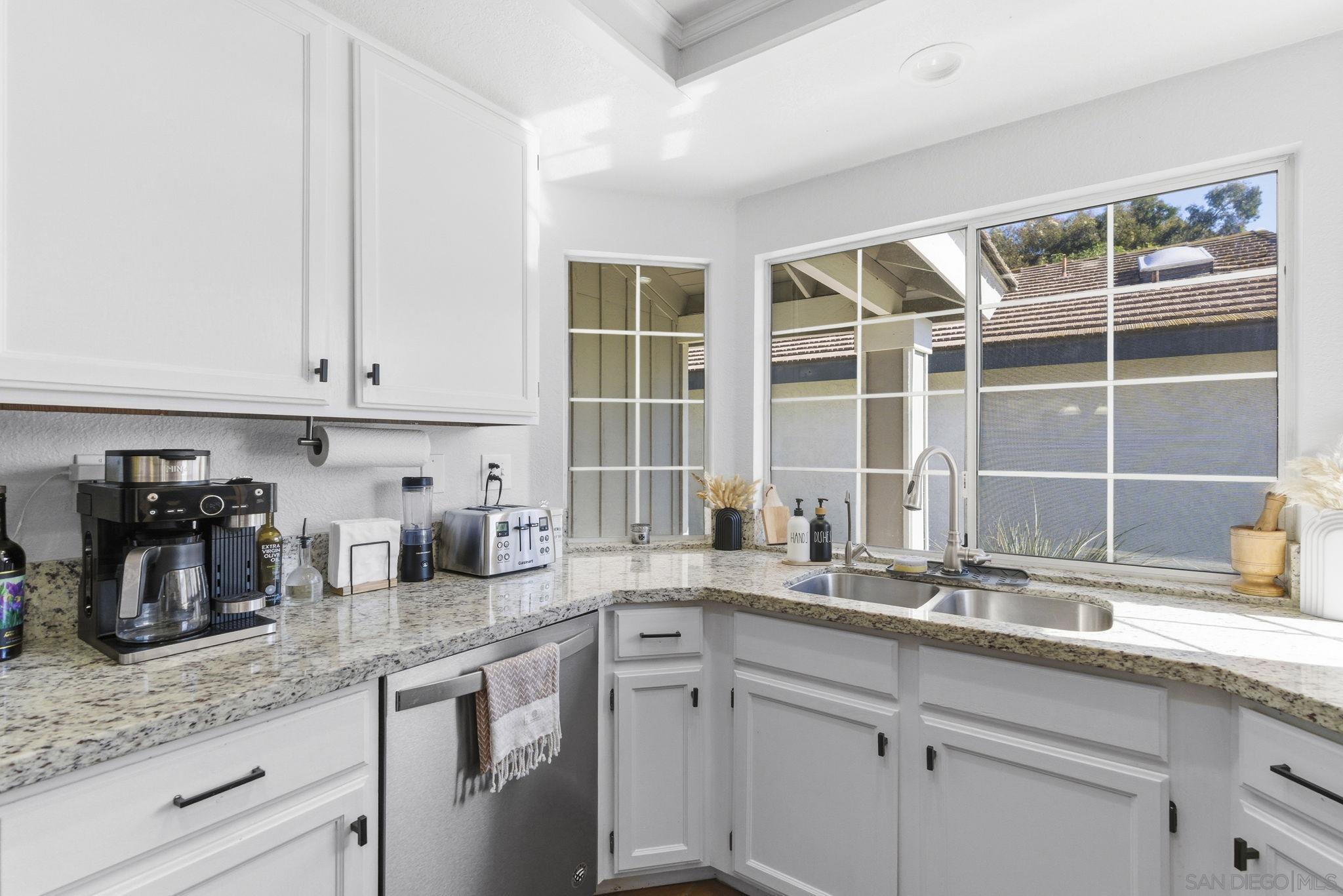 Detail Gallery Image 17 of 40 For 42040  Teatree Ct, Temecula,  CA 92591 - 4 Beds | 2 Baths