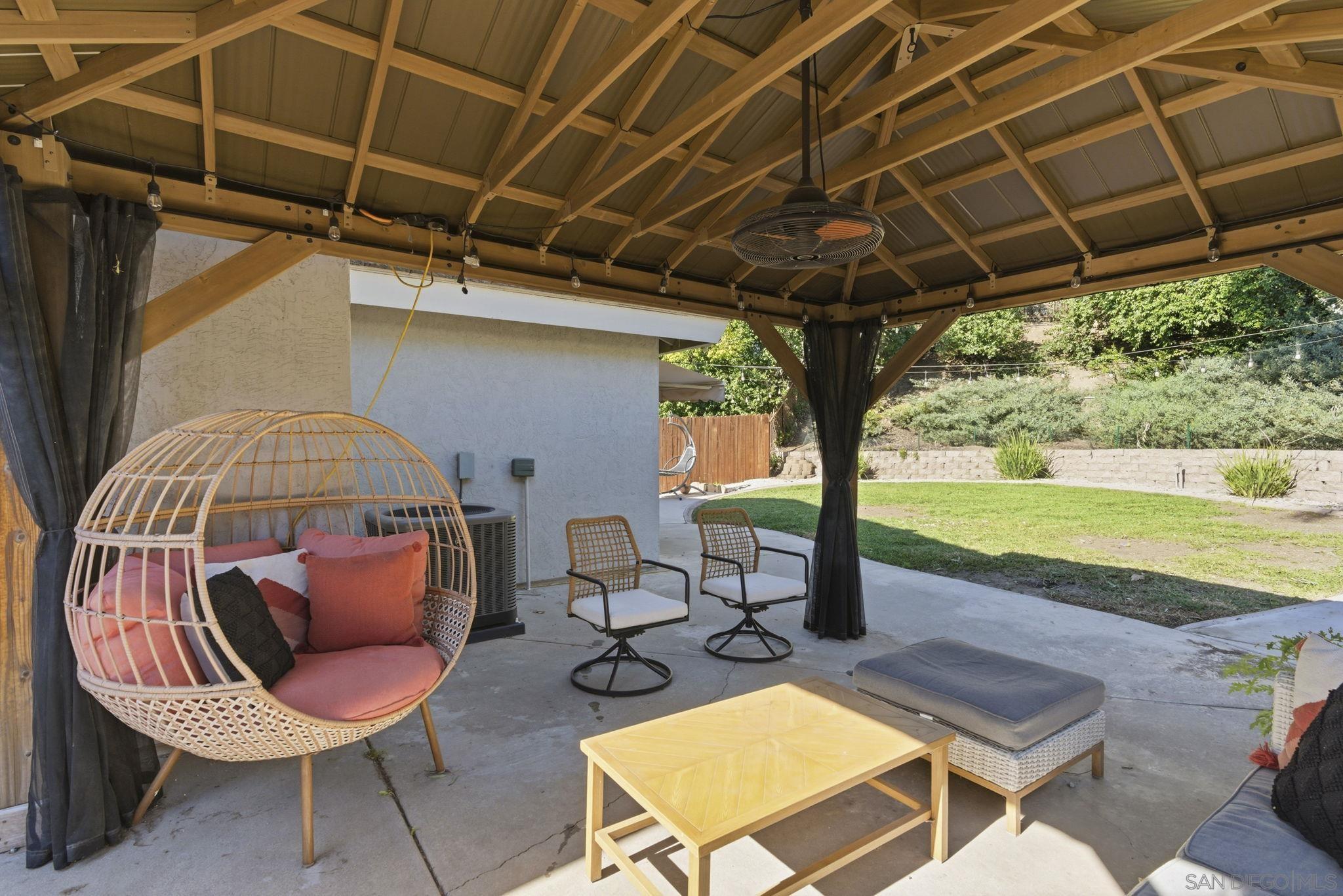 Detail Gallery Image 6 of 40 For 42040  Teatree Ct, Temecula,  CA 92591 - 4 Beds | 2 Baths