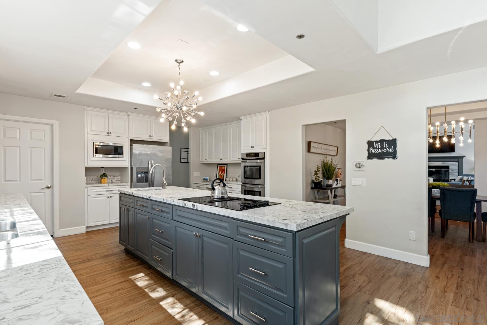 Detail Gallery Image 12 of 54 For 1696  Gil Way, Vista,  CA 92084 - 6 Beds | 6/1 Baths