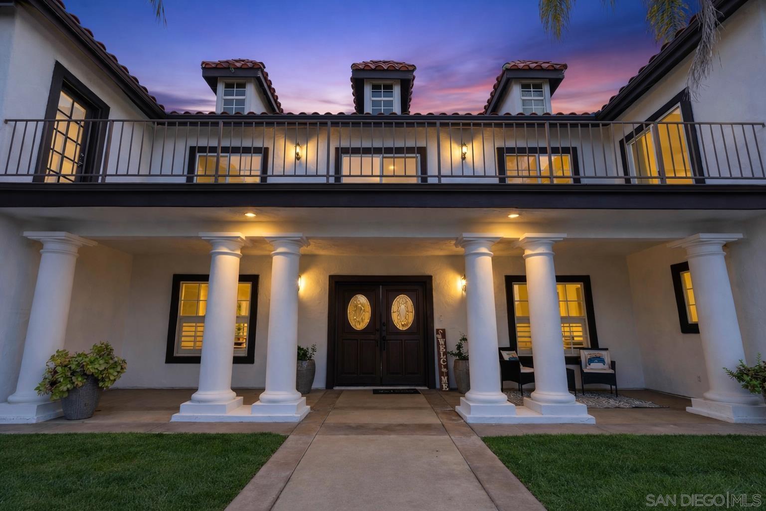 Detail Gallery Image 4 of 54 For 1696  Gil Way, Vista,  CA 92084 - 6 Beds | 6/1 Baths