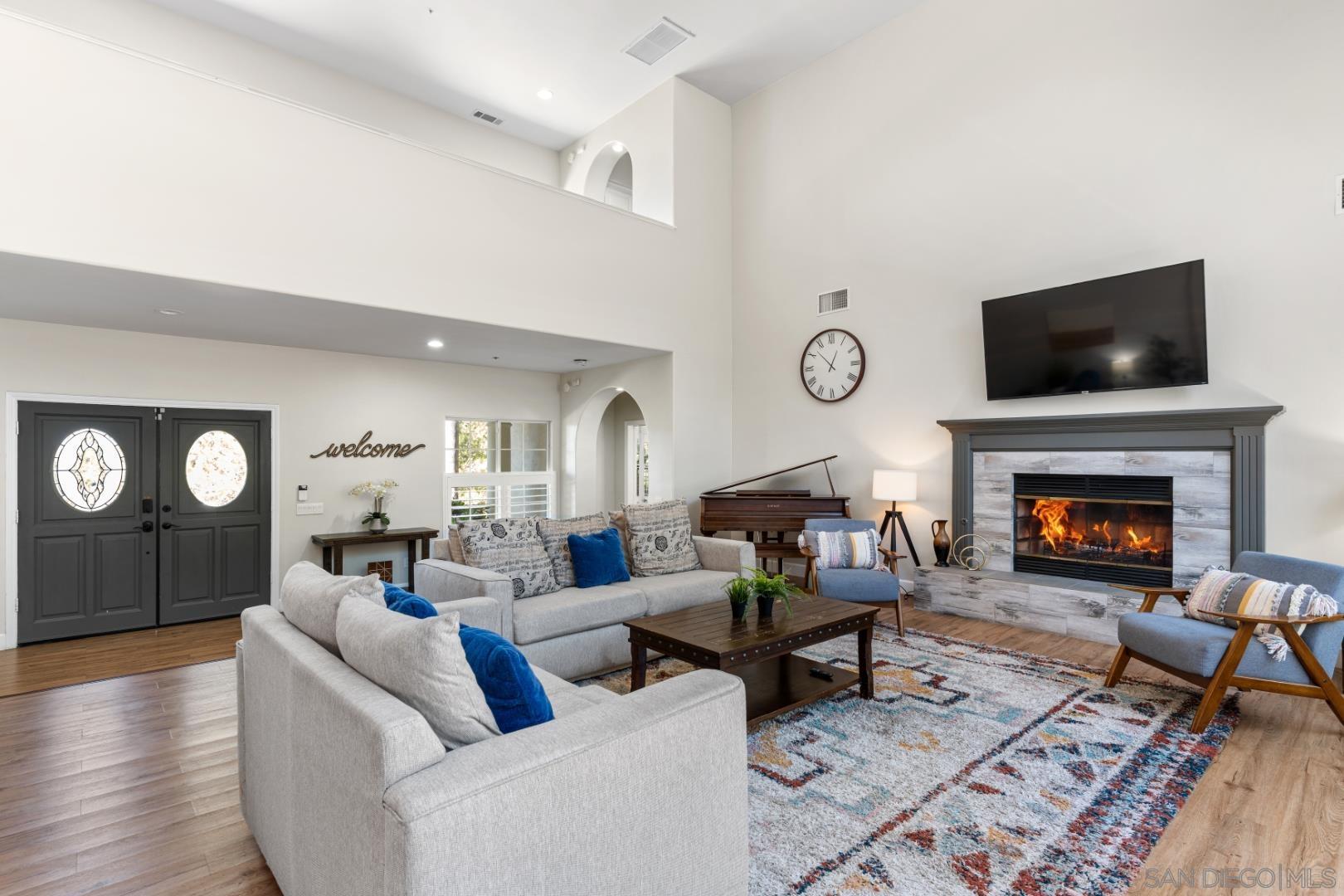 Detail Gallery Image 6 of 54 For 1696  Gil Way, Vista,  CA 92084 - 6 Beds | 6/1 Baths