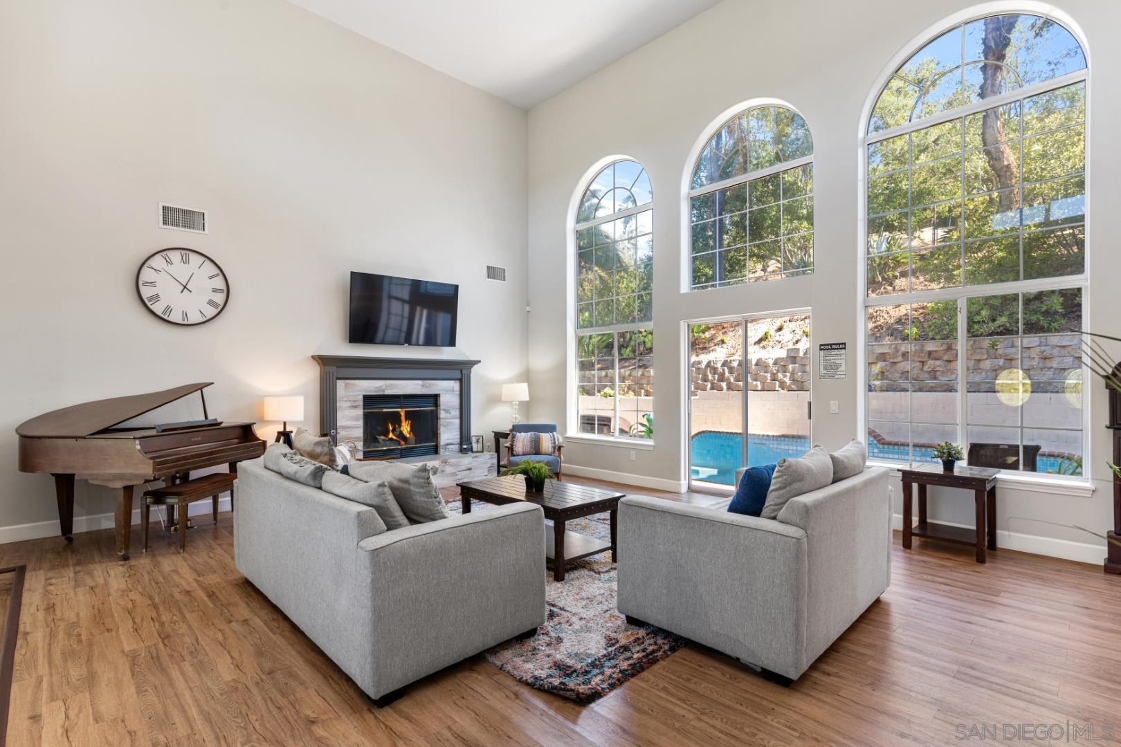 Detail Gallery Image 7 of 54 For 1696  Gil Way, Vista,  CA 92084 - 6 Beds | 6/1 Baths