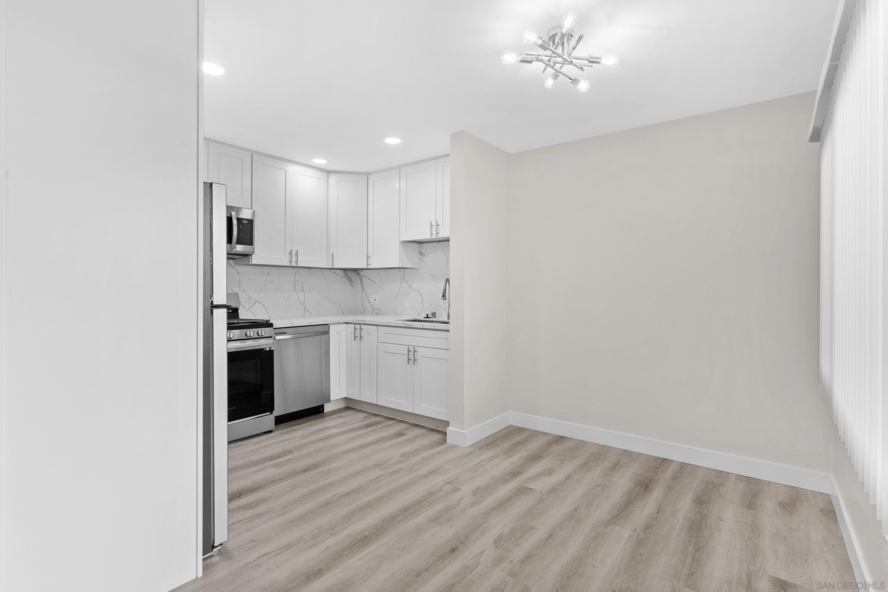 Detail Gallery Image 4 of 8 For 3821  Marlborough Ave, San Diego,  CA 92105 - 2 Beds | 1 Baths