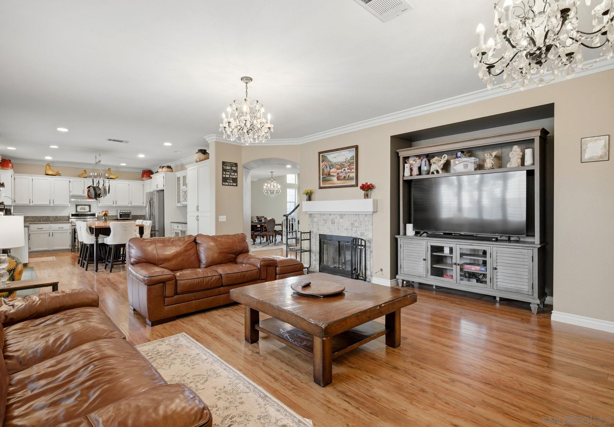 Detail Gallery Image 7 of 34 For 43084  Knightsbridge Way, Temecula,  CA 92592 - 5 Beds | 2/1 Baths