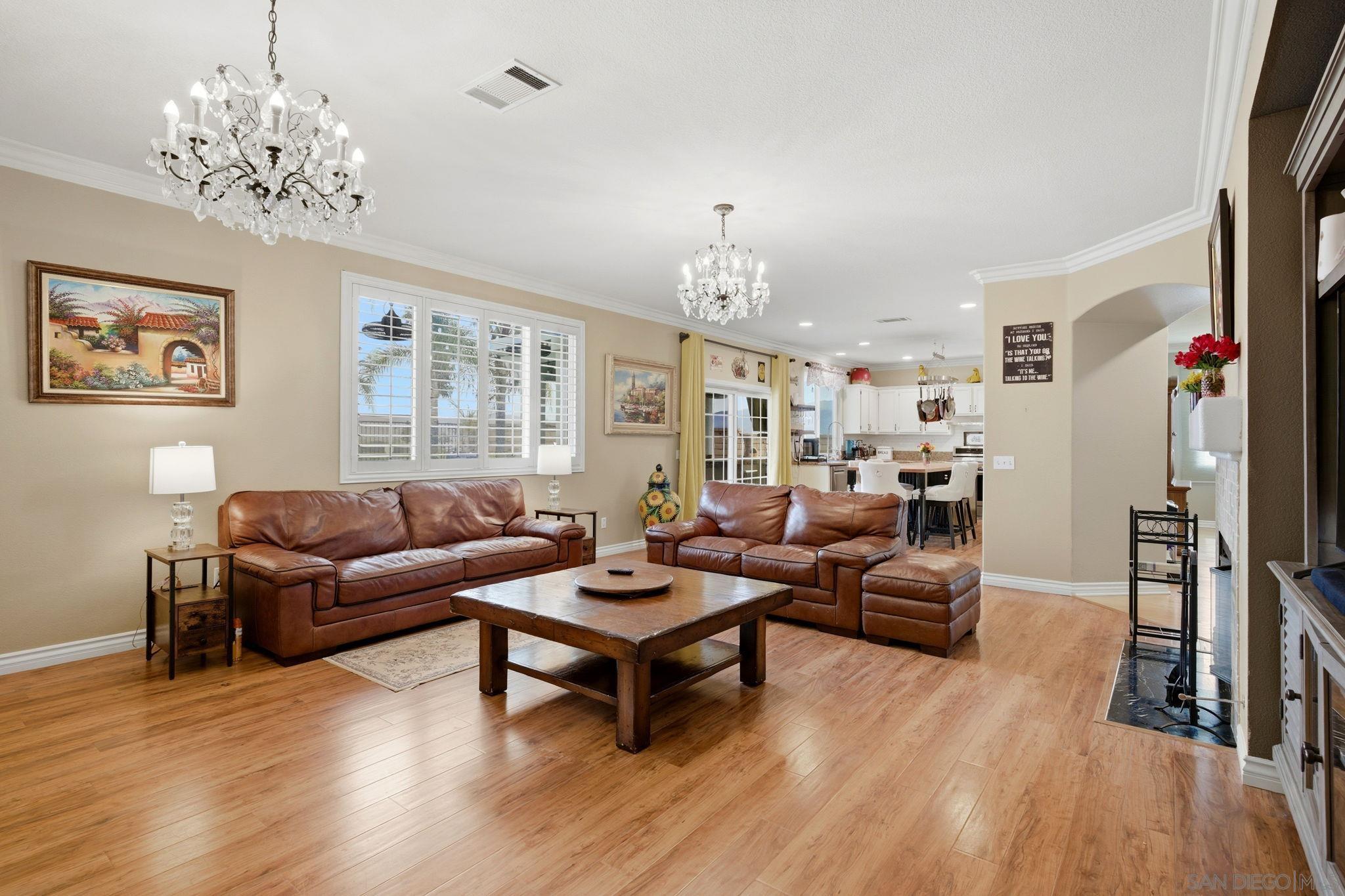 Detail Gallery Image 8 of 34 For 43084  Knightsbridge Way, Temecula,  CA 92592 - 5 Beds | 2/1 Baths