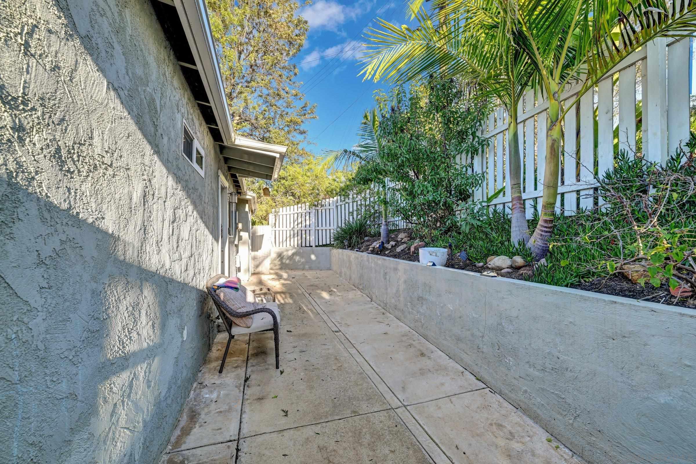 Detail Gallery Image 18 of 51 For 2312  Helix St., Spring Valley,  CA 91977 - 3 Beds | 3 Baths