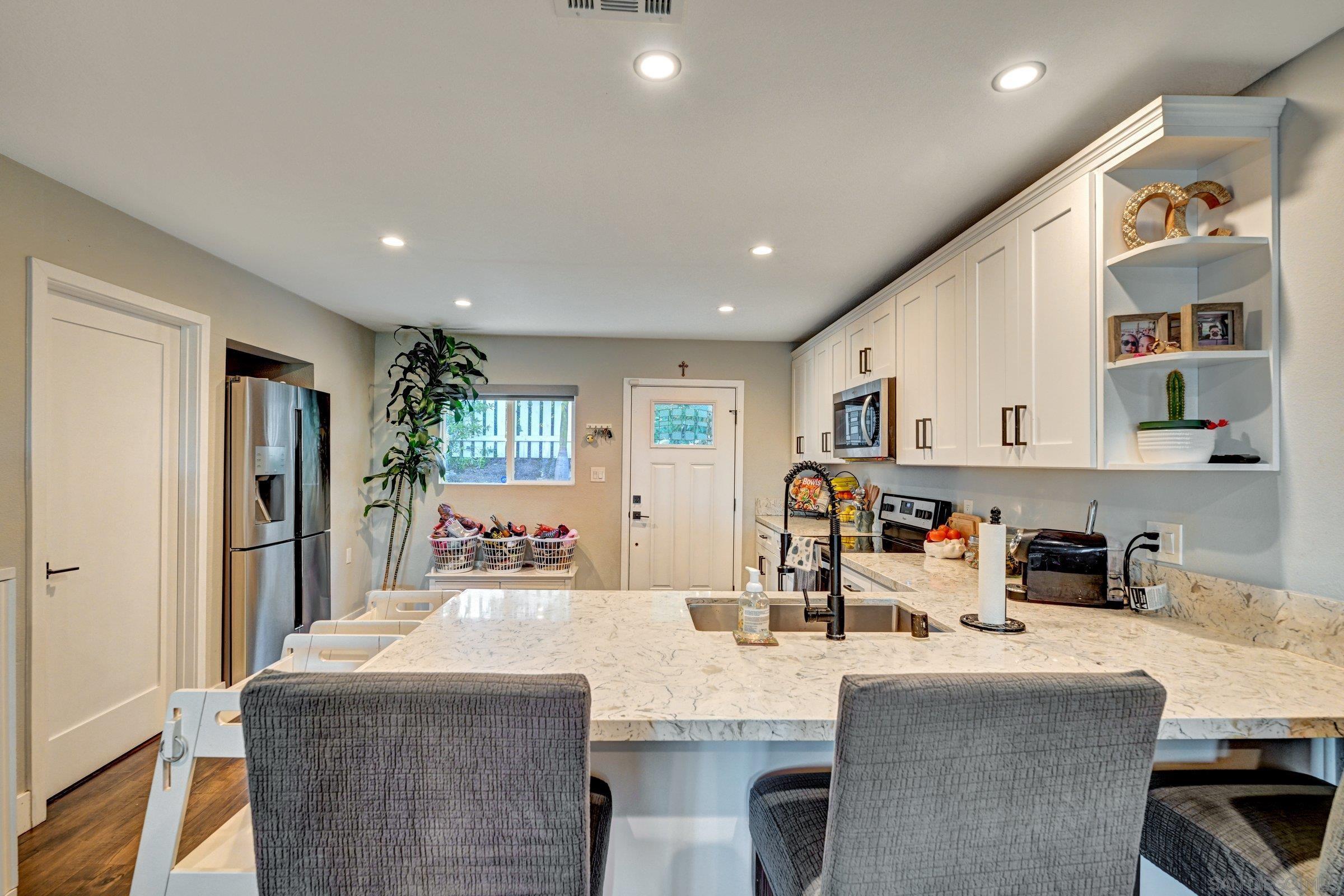 Detail Gallery Image 23 of 51 For 2312  Helix St., Spring Valley,  CA 91977 - 3 Beds | 3 Baths