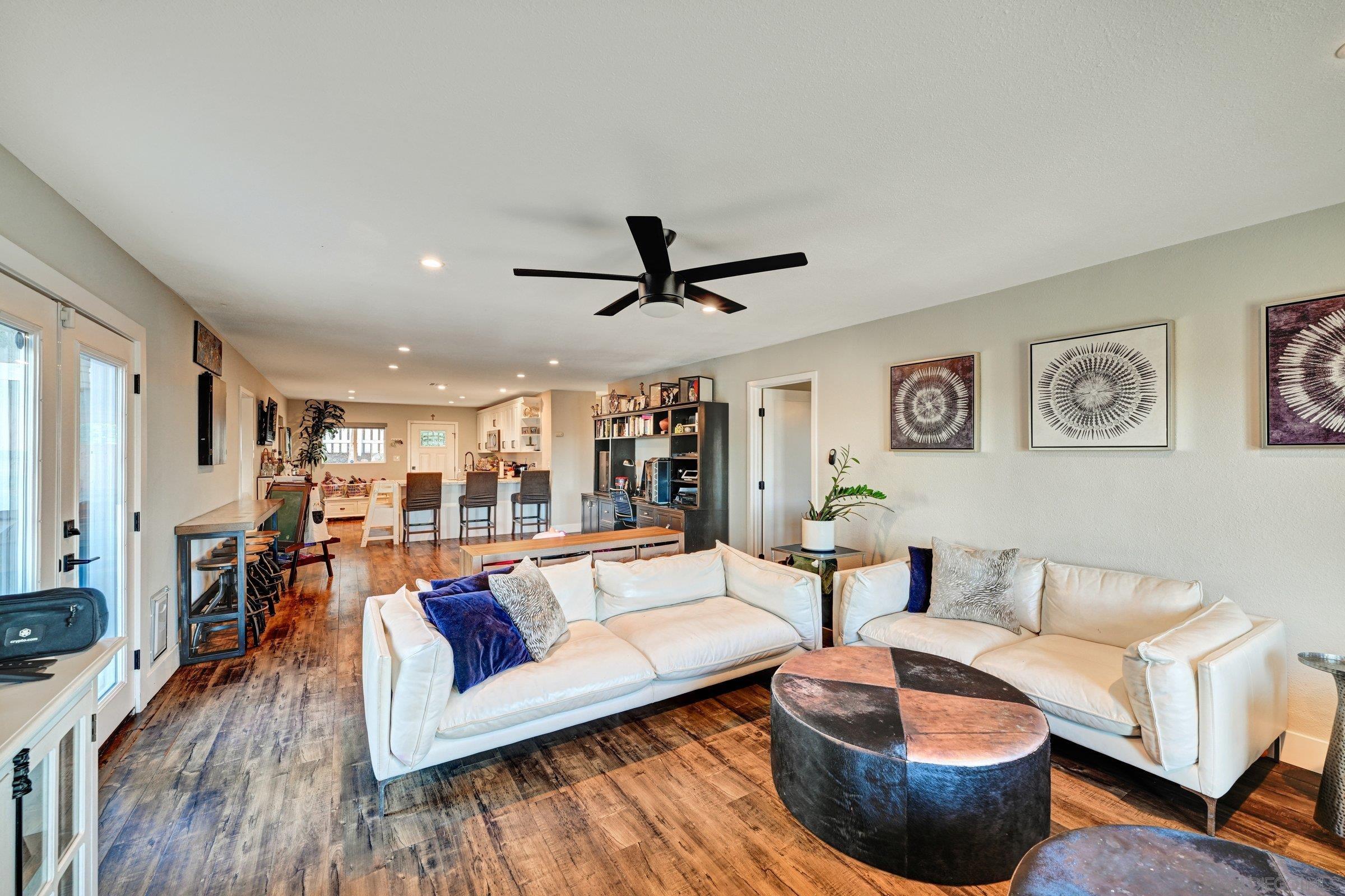 Detail Gallery Image 28 of 51 For 2312  Helix St., Spring Valley,  CA 91977 - 3 Beds | 3 Baths