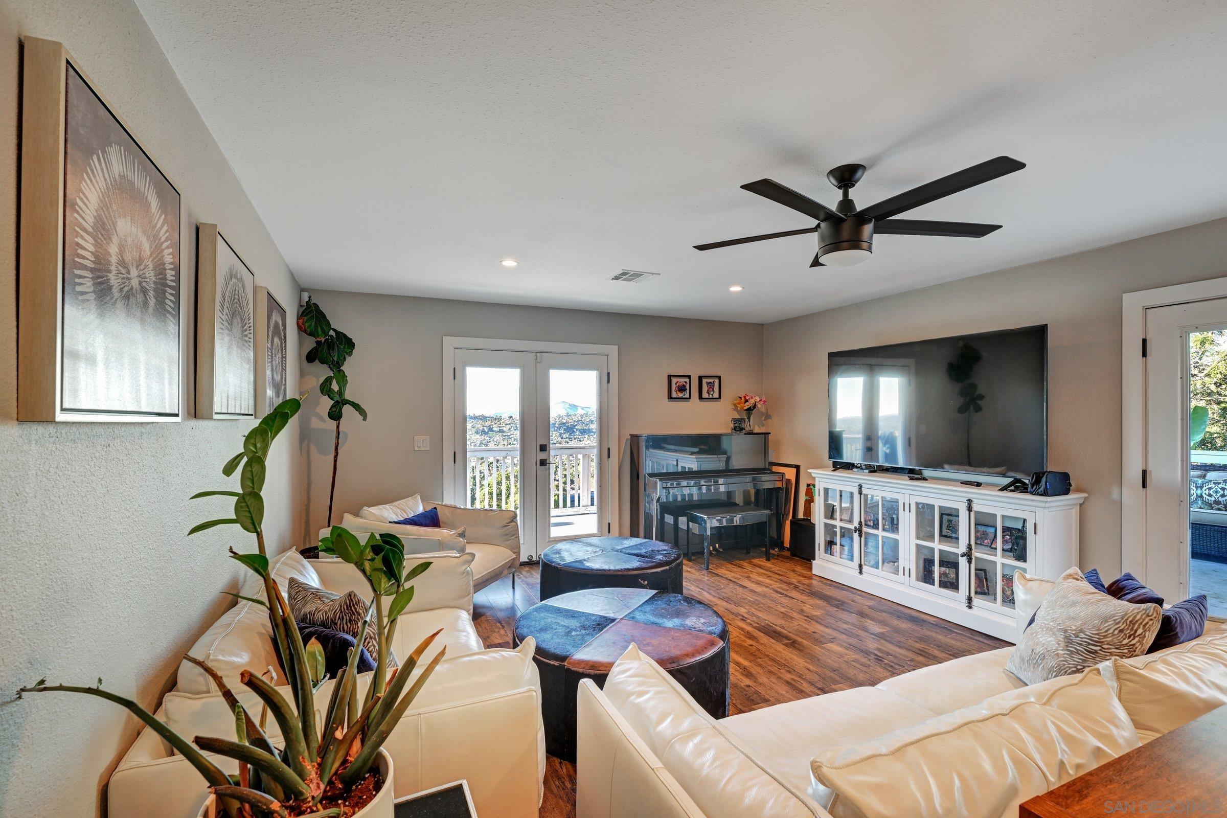 Detail Gallery Image 29 of 51 For 2312  Helix St., Spring Valley,  CA 91977 - 3 Beds | 3 Baths