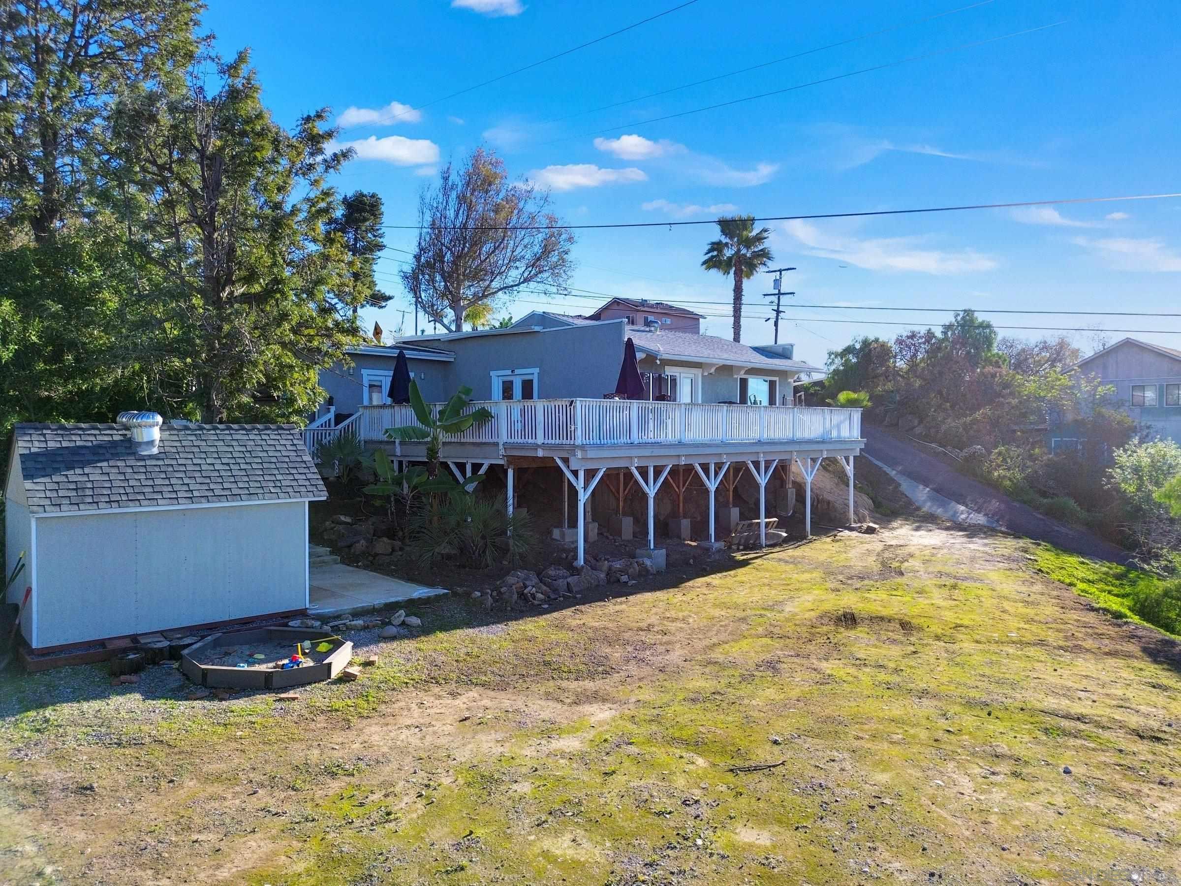 Detail Gallery Image 6 of 51 For 2312  Helix St., Spring Valley,  CA 91977 - 3 Beds | 3 Baths