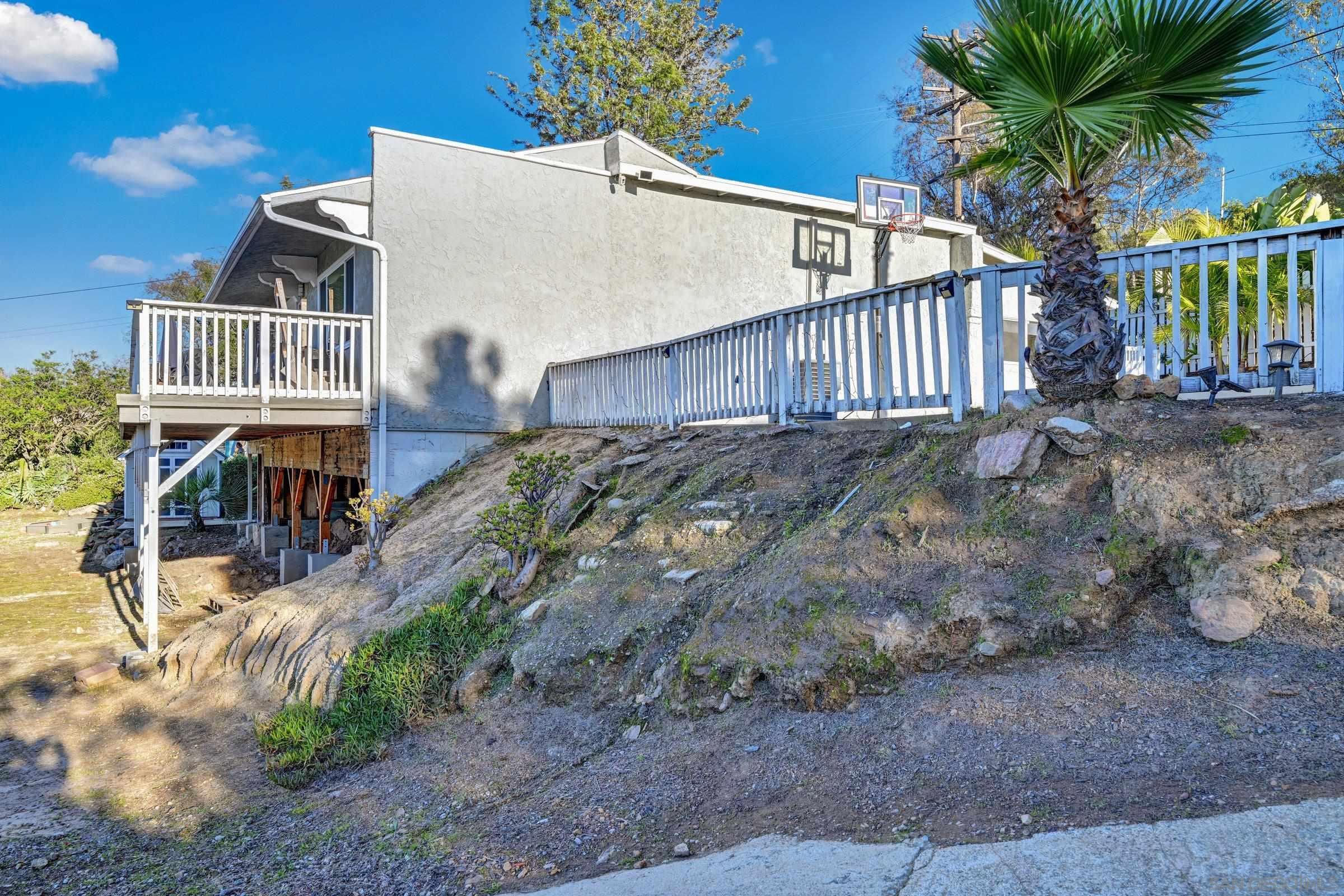 Detail Gallery Image 51 of 51 For 2312  Helix St., Spring Valley,  CA 91977 - 3 Beds | 3 Baths