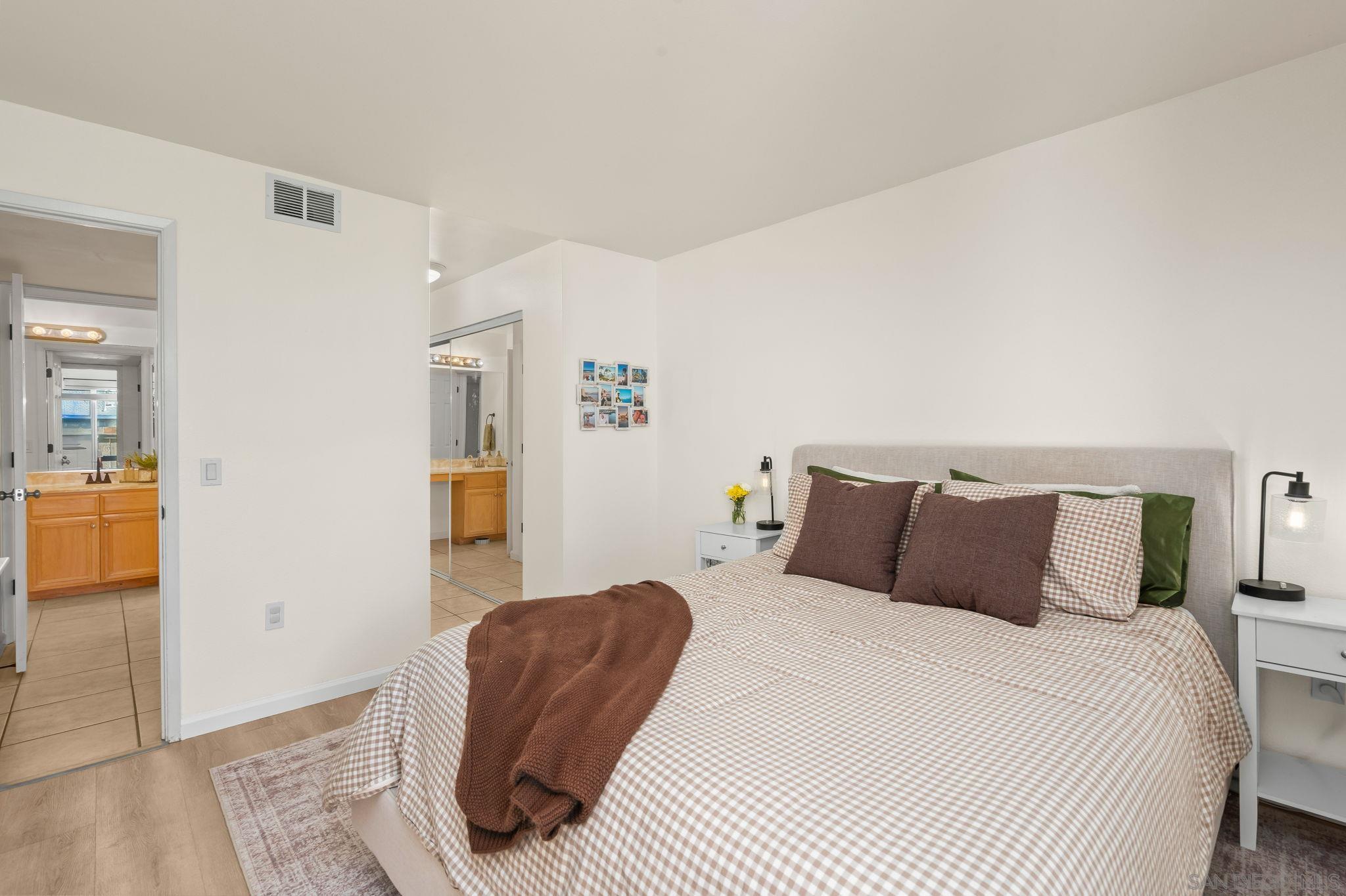 Detail Gallery Image 16 of 31 For 2528  White Oak Pl  #3,  Escondido,  CA 92027 - 2 Beds | 1 Baths