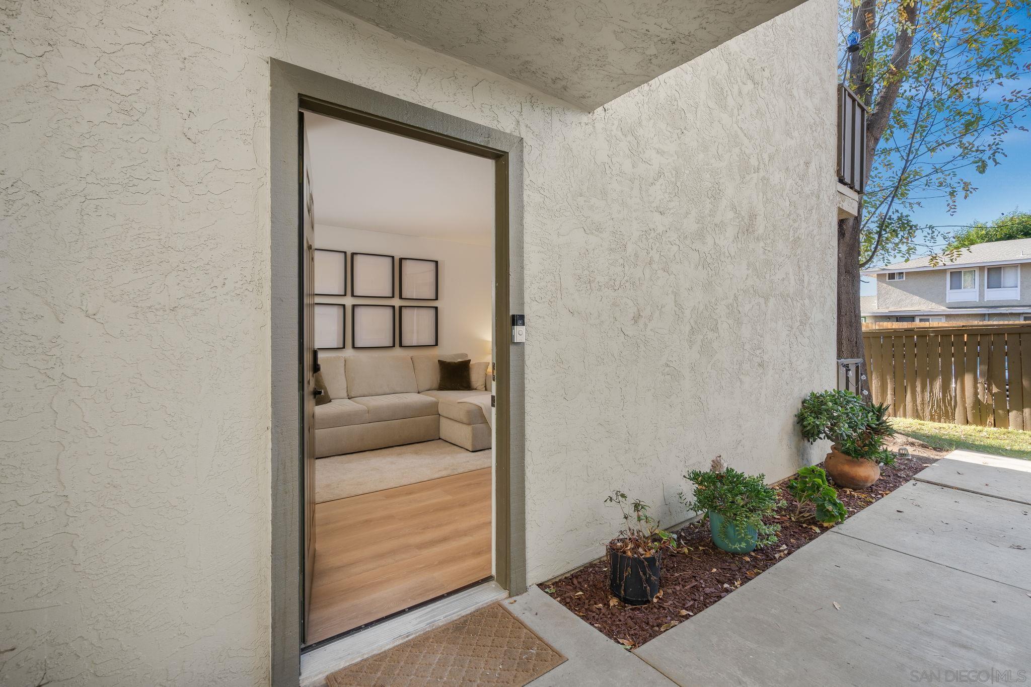 Detail Gallery Image 24 of 31 For 2528  White Oak Pl  #3,  Escondido,  CA 92027 - 2 Beds | 1 Baths