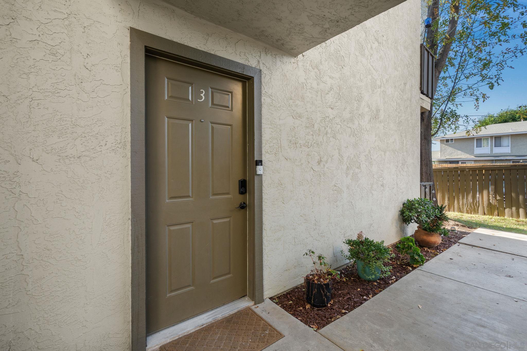 Detail Gallery Image 25 of 31 For 2528  White Oak Pl  #3,  Escondido,  CA 92027 - 2 Beds | 1 Baths