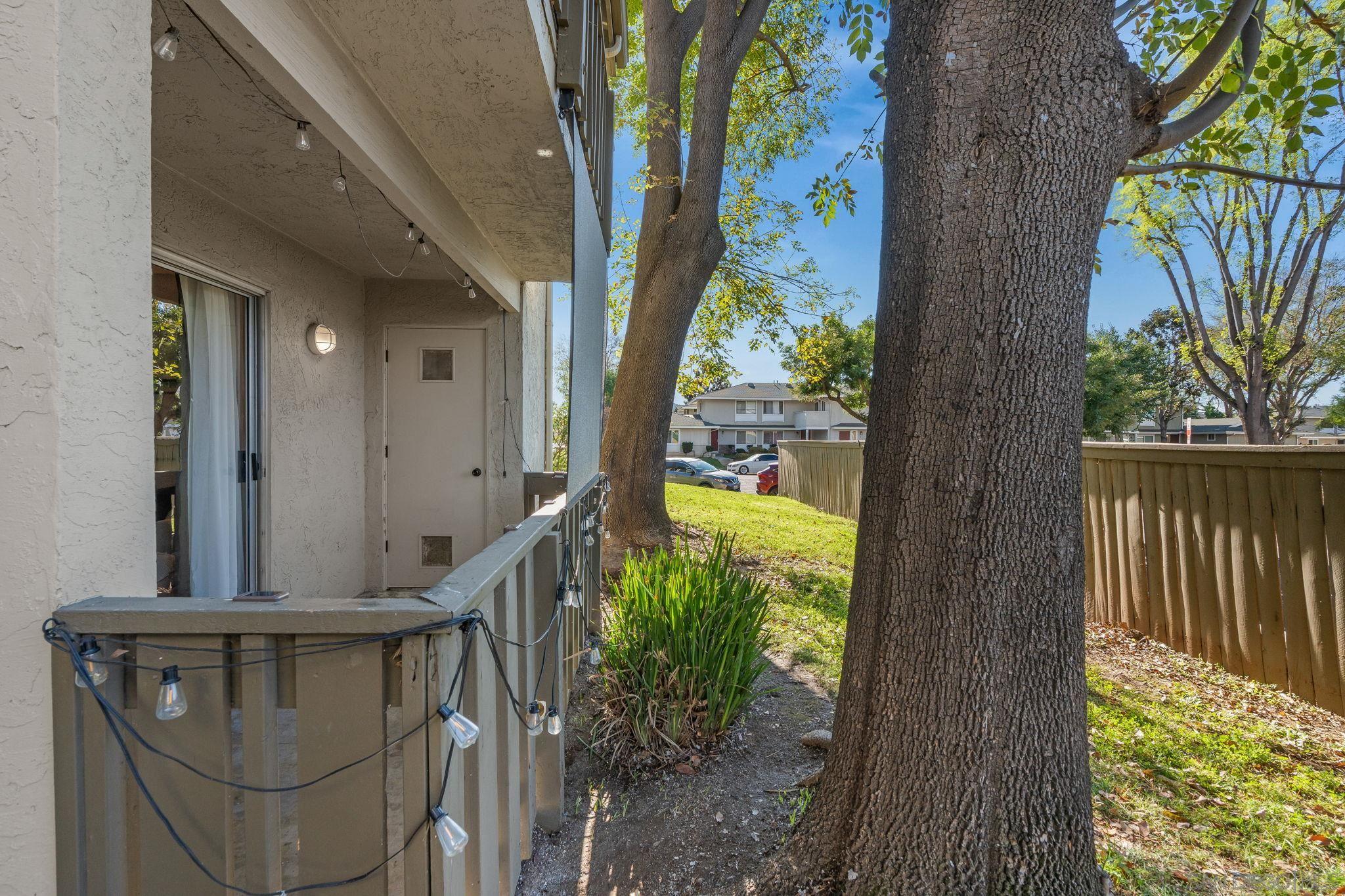 Detail Gallery Image 27 of 31 For 2528  White Oak Pl  #3,  Escondido,  CA 92027 - 2 Beds | 1 Baths
