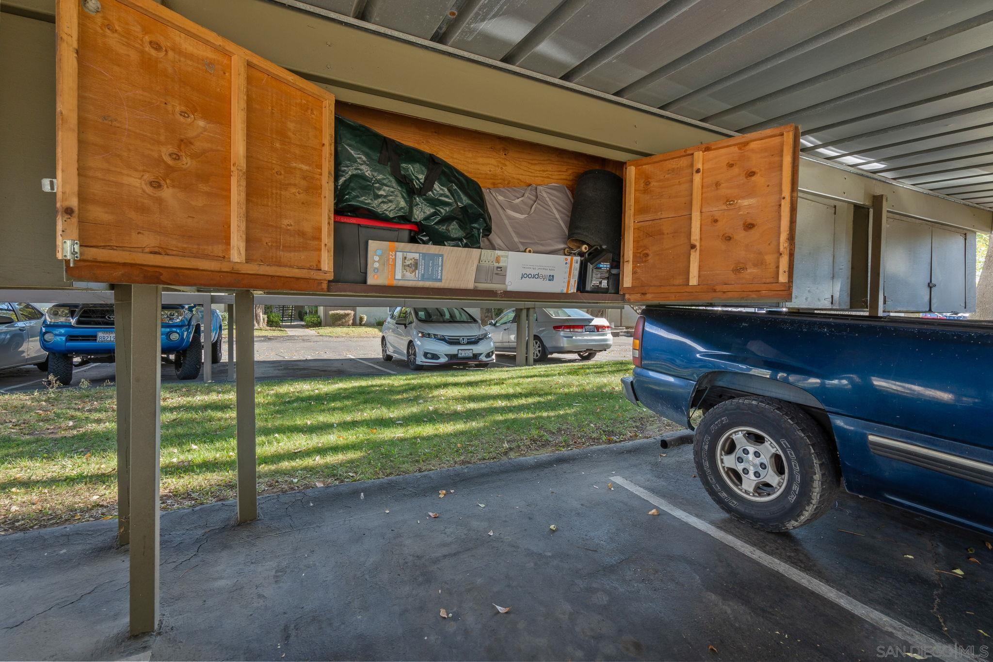 Detail Gallery Image 30 of 31 For 2528  White Oak Pl  #3,  Escondido,  CA 92027 - 2 Beds | 1 Baths