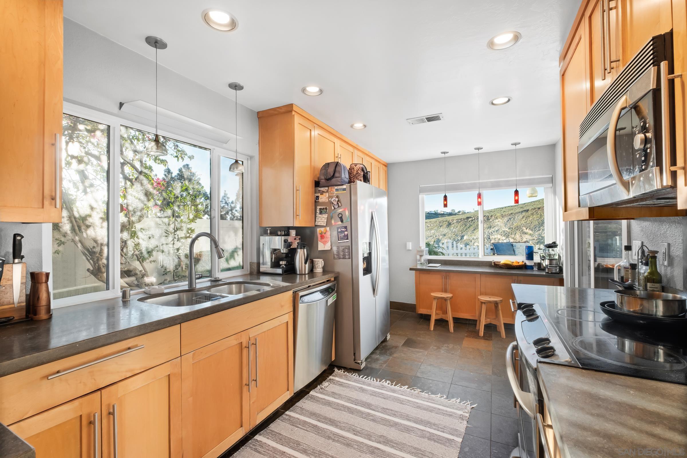 Detail Gallery Image 11 of 36 For 8004  Mission Vista, San Diego,  CA 92120 - 3 Beds | 2/1 Baths