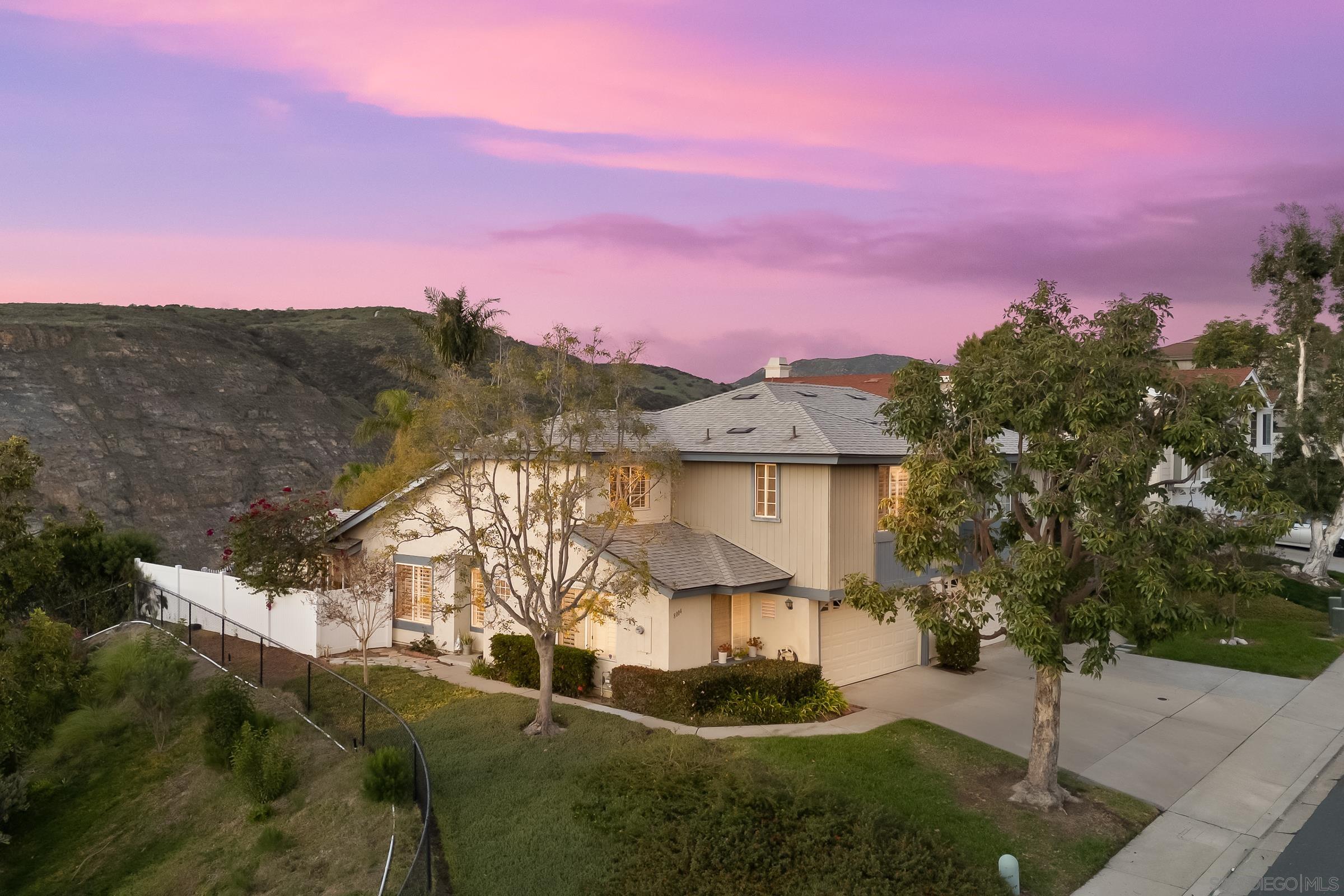 Detail Gallery Image 3 of 36 For 8004  Mission Vista, San Diego,  CA 92120 - 3 Beds | 2/1 Baths