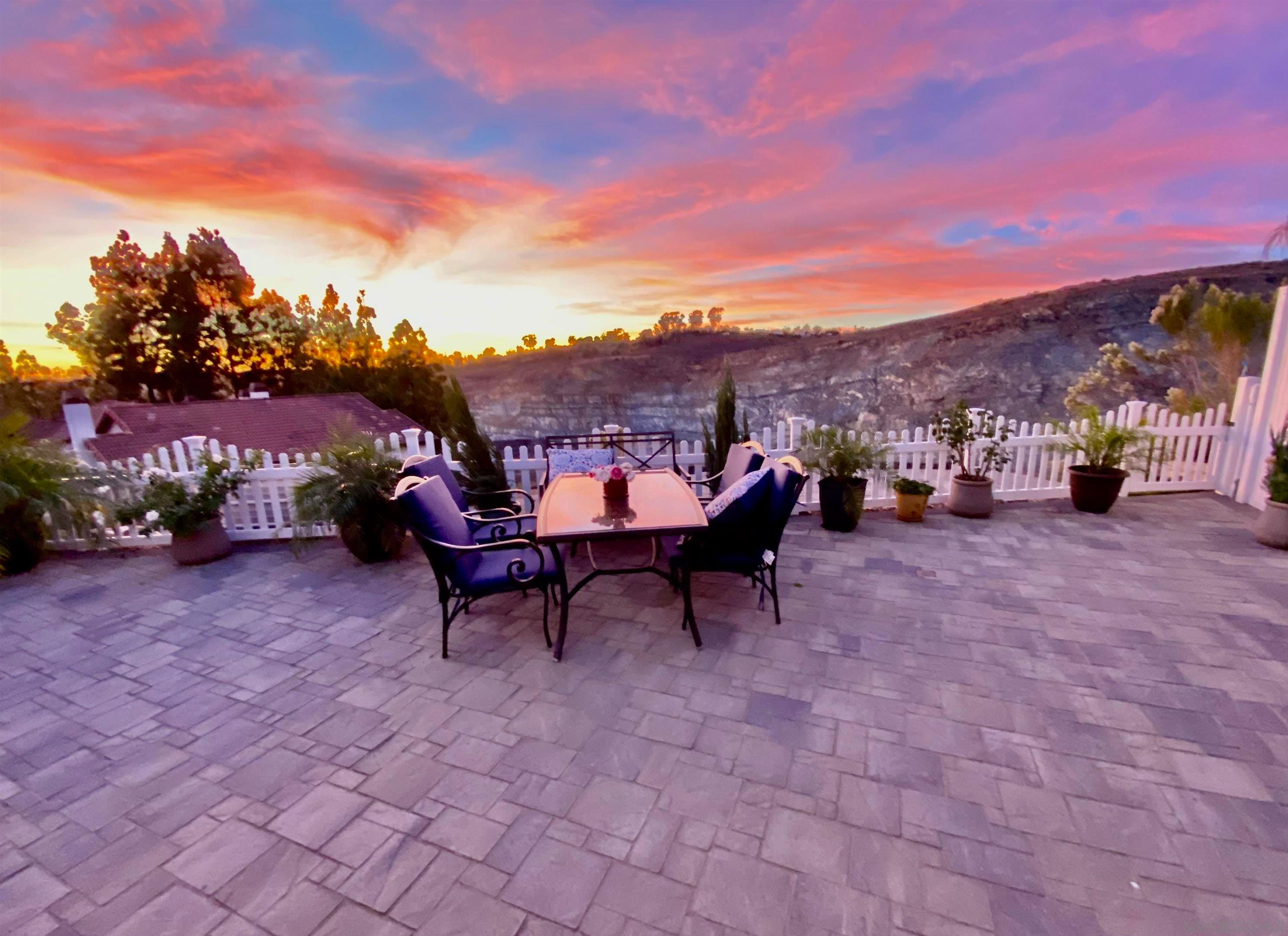 Detail Gallery Image 3 of 36 For 8004  Mission Vista, San Diego,  CA 92120 - 3 Beds | 2/1 Baths