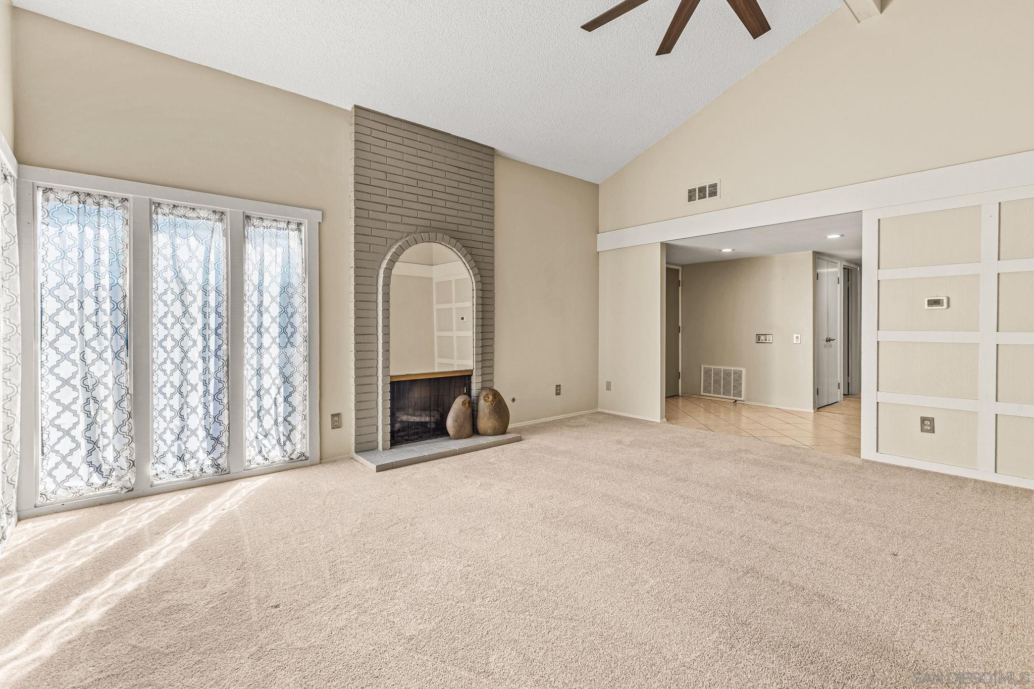 Detail Gallery Image 12 of 43 For Casero Rd, San Diego,  CA 92128 - 2 Beds | 2 Baths