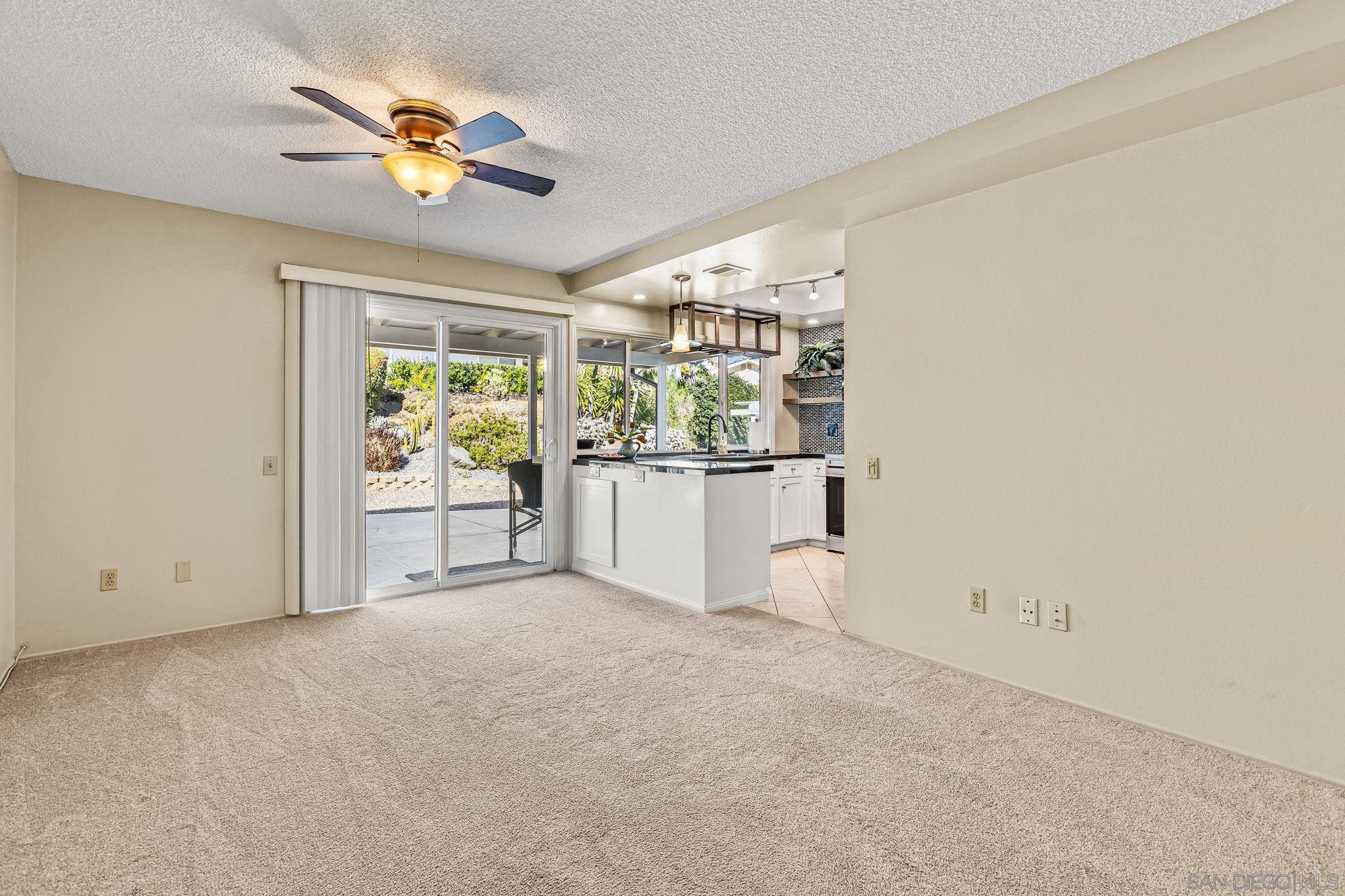Detail Gallery Image 6 of 43 For Casero Rd, San Diego,  CA 92128 - 2 Beds | 2 Baths