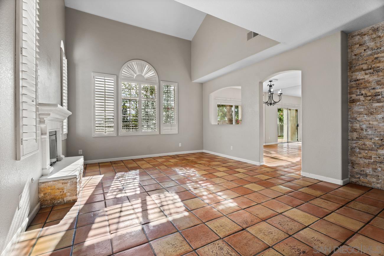 Detail Gallery Image 6 of 32 For 1892  Matin Cir  #173,  San Marcos,  CA 92069 - 4 Beds | 3/1 Baths