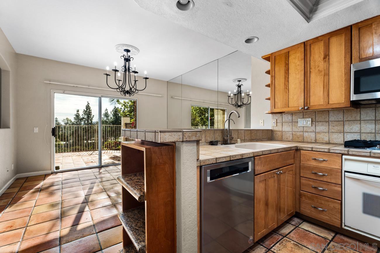 Detail Gallery Image 9 of 32 For 1892  Matin Cir  #173,  San Marcos,  CA 92069 - 4 Beds | 3/1 Baths