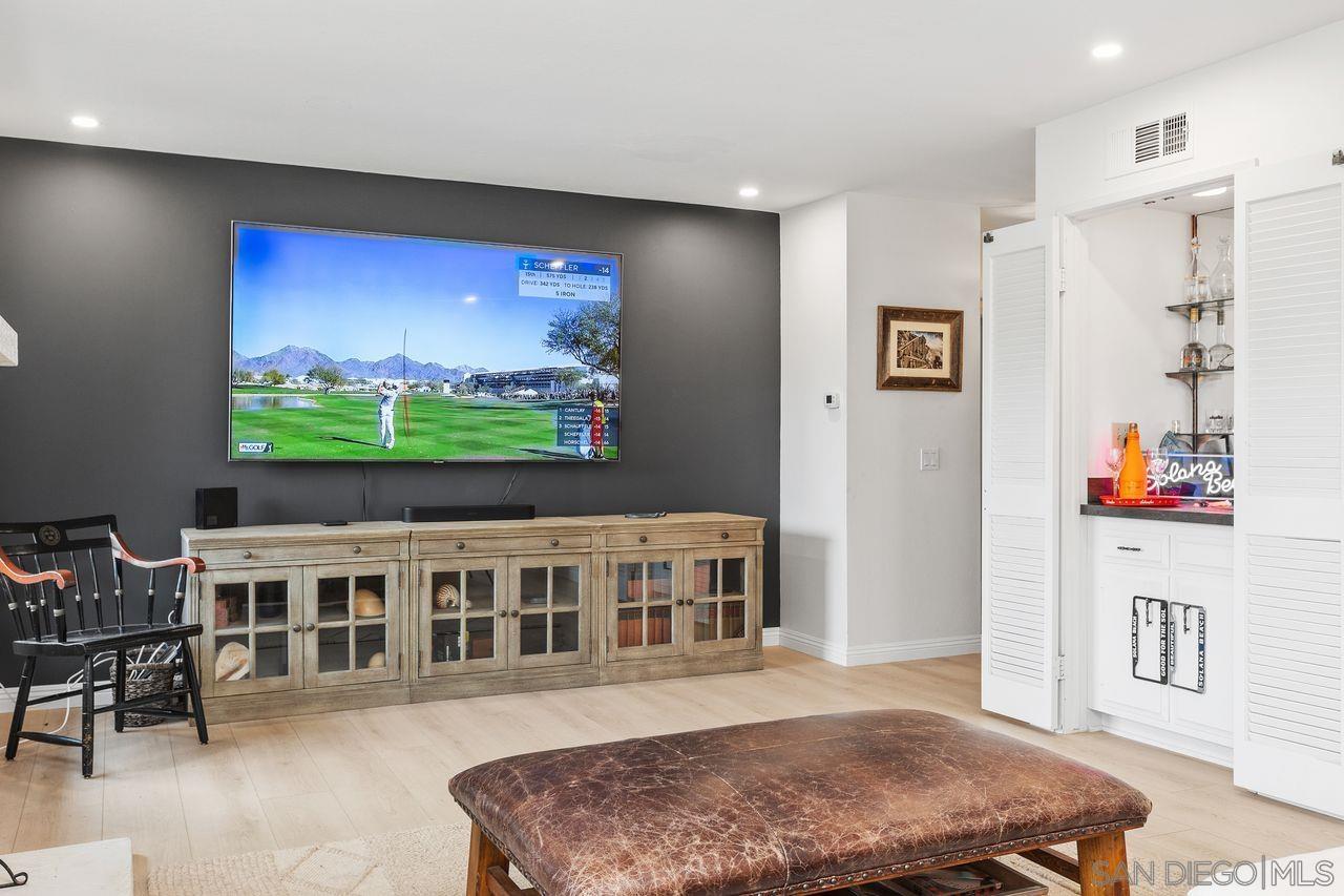 Detail Gallery Image 25 of 46 For 115  Vallarta Ct, Solana Beach,  CA 92075 - 2 Beds | 2 Baths