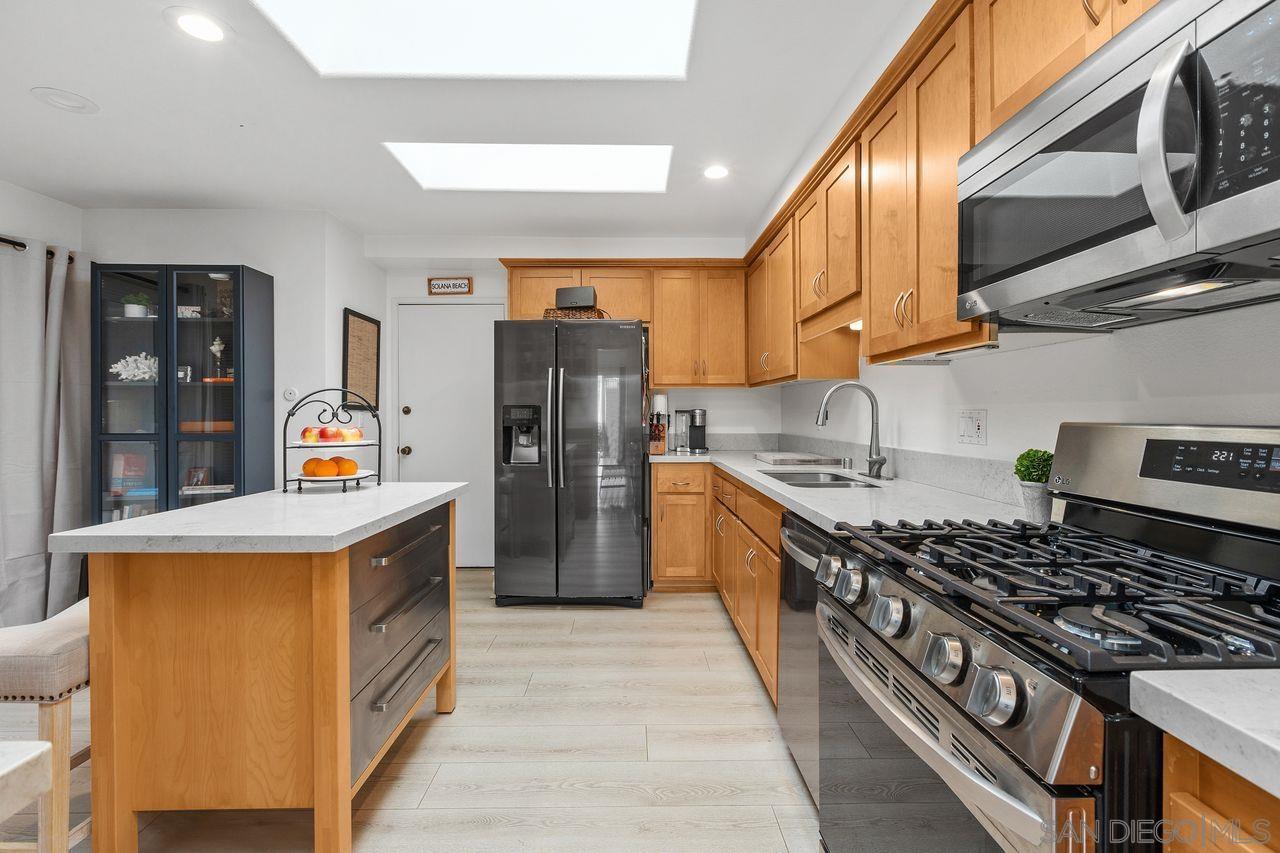 Detail Gallery Image 29 of 40 For 115  Vallarta Ct, Solana Beach,  CA 92075 - 2 Beds | 2 Baths