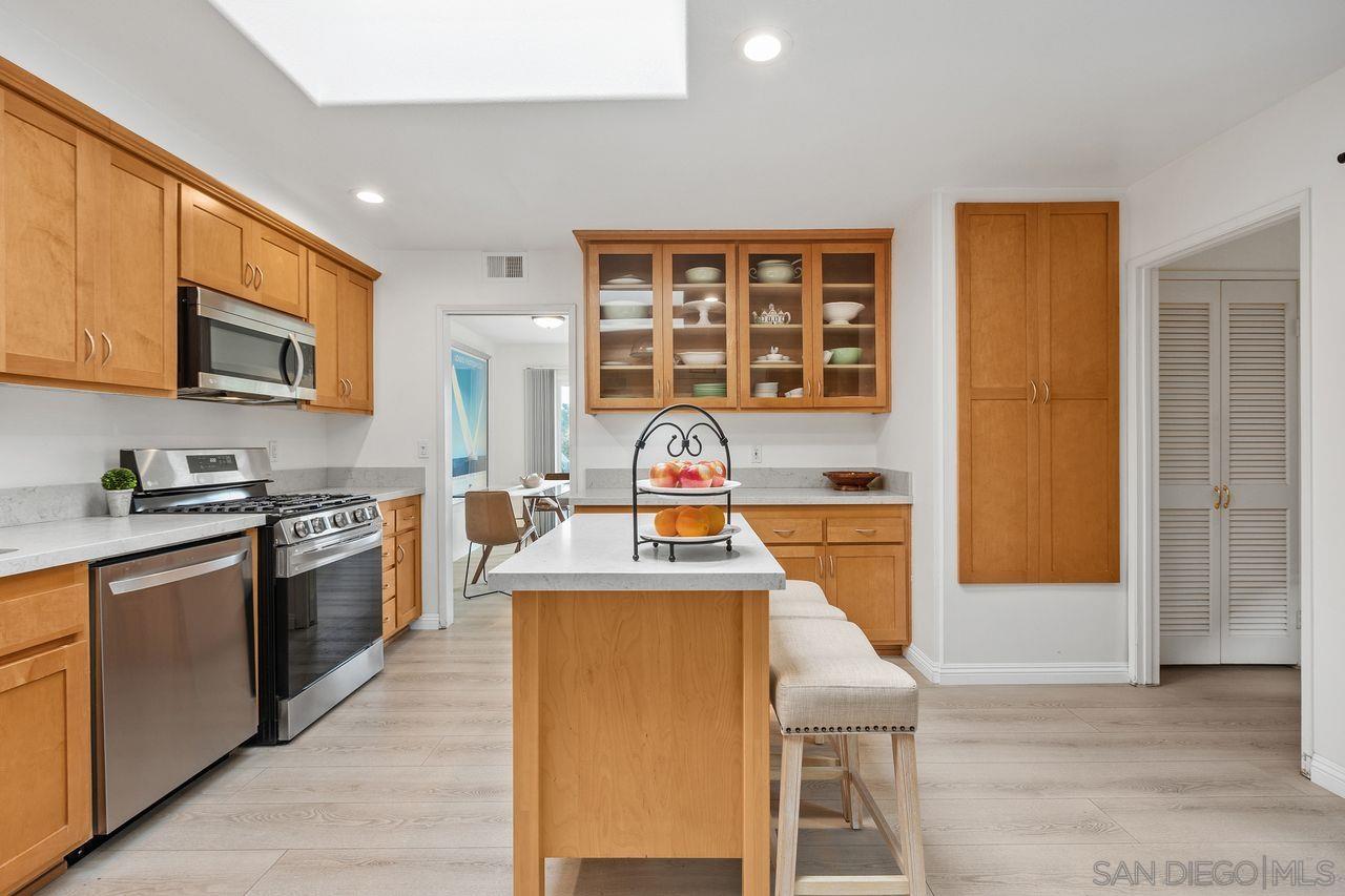 Detail Gallery Image 31 of 40 For 115  Vallarta Ct, Solana Beach,  CA 92075 - 2 Beds | 2 Baths