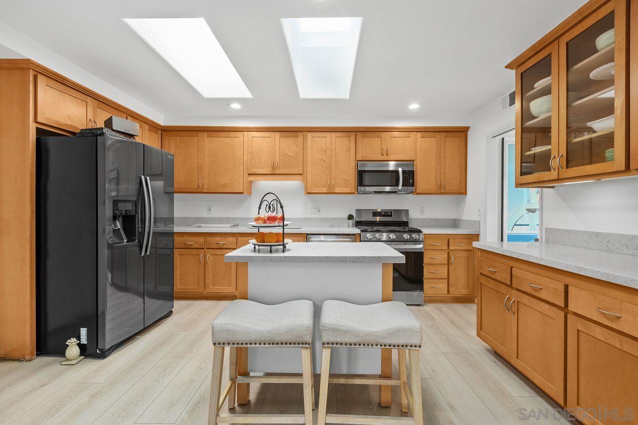 Detail Gallery Image 34 of 46 For 115  Vallarta Ct, Solana Beach,  CA 92075 - 2 Beds | 2 Baths