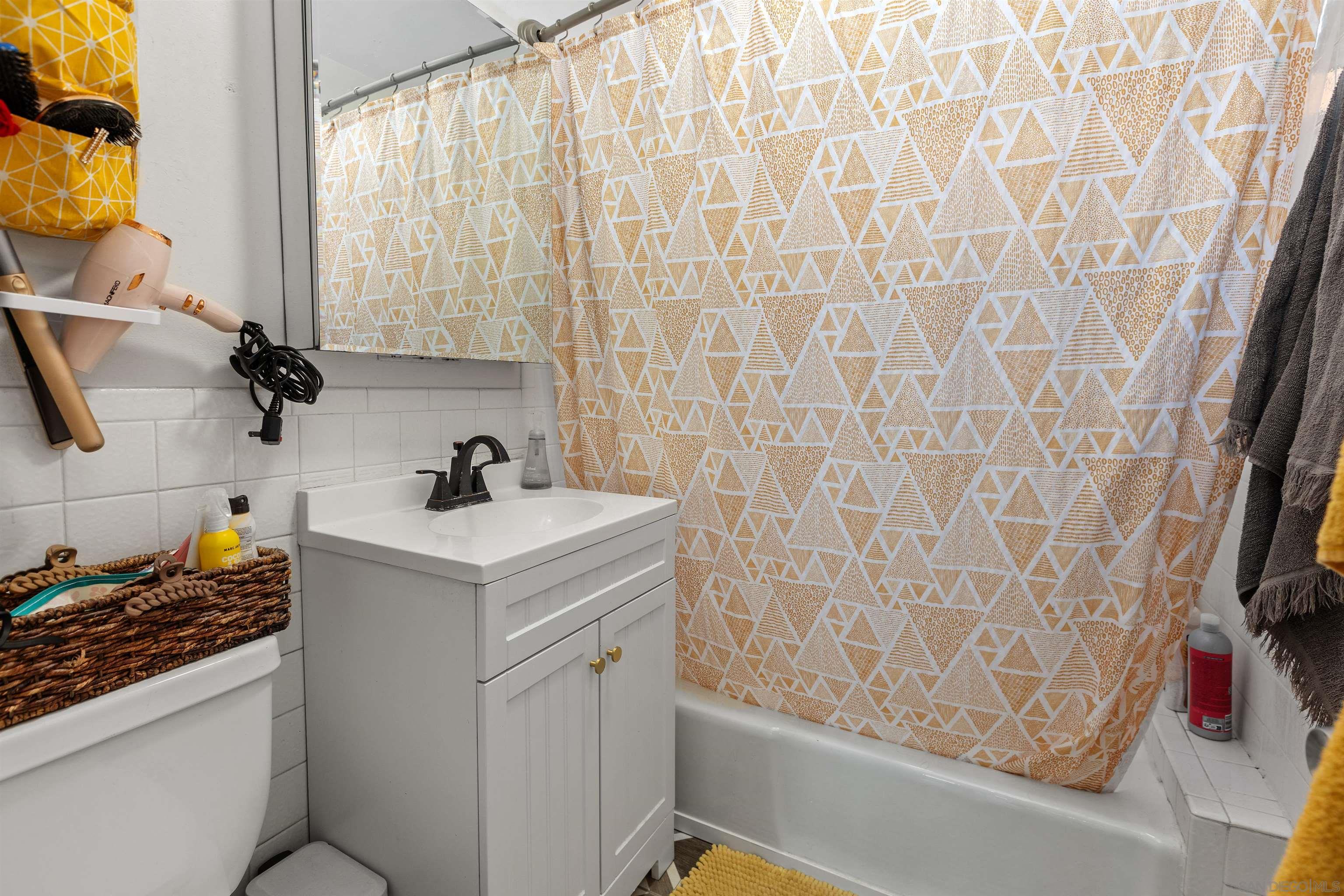 Detail Gallery Image 14 of 53 For 4830-4832  Utah St, San Diego,  CA 92116 - – Beds | – Baths