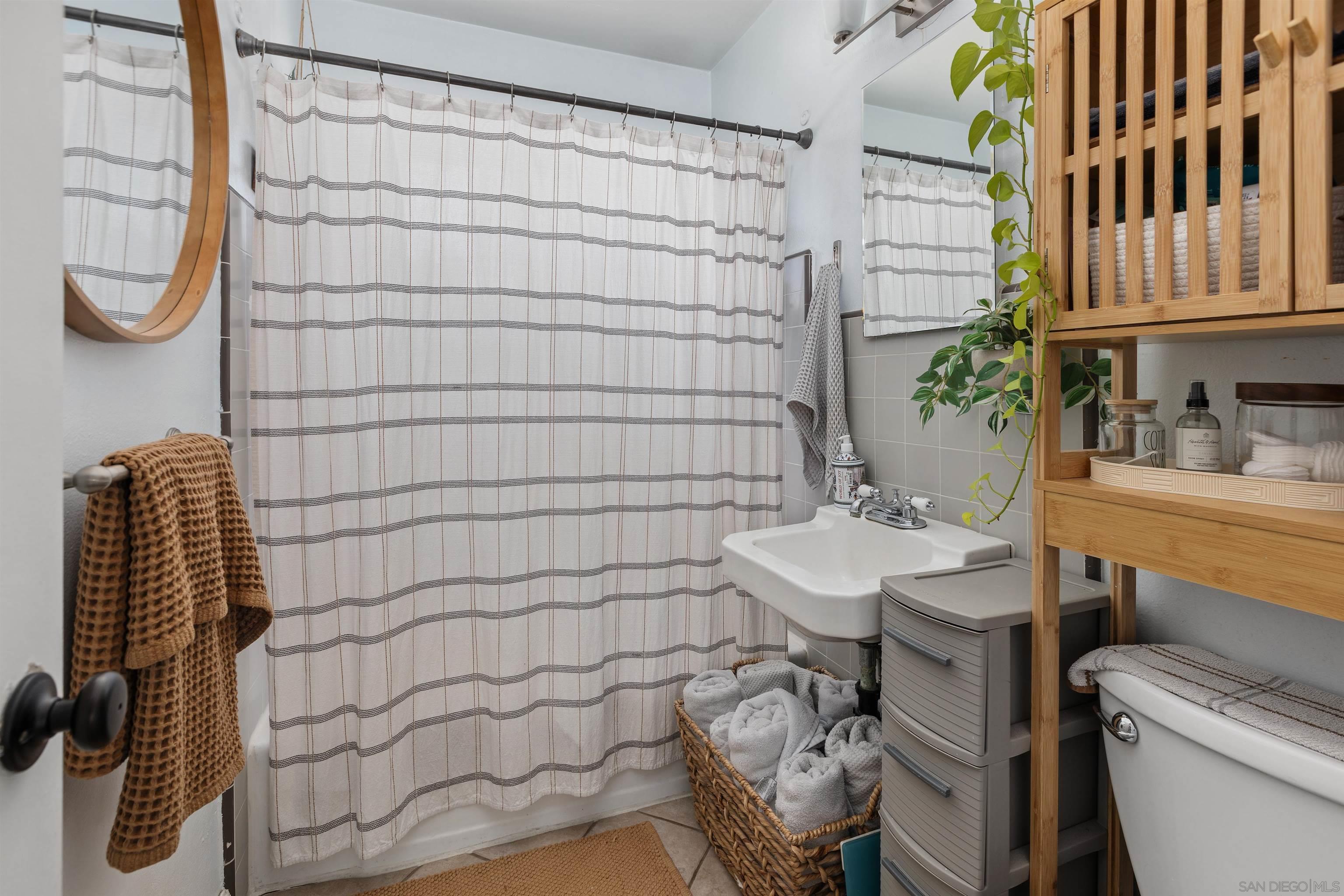 Detail Gallery Image 33 of 53 For 4830-4832  Utah St, San Diego,  CA 92116 - – Beds | – Baths