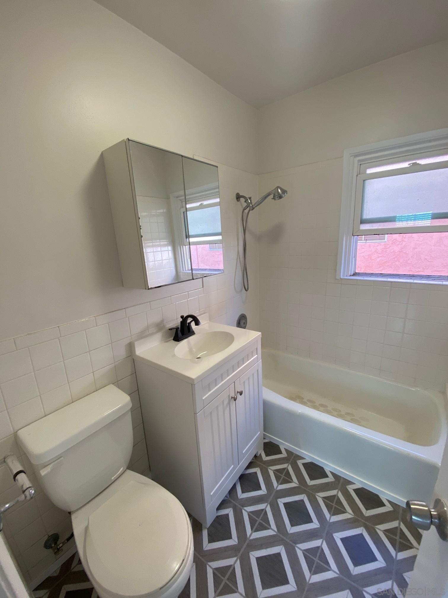 Detail Gallery Image 44 of 53 For 4830-4832  Utah St, San Diego,  CA 92116 - – Beds | – Baths